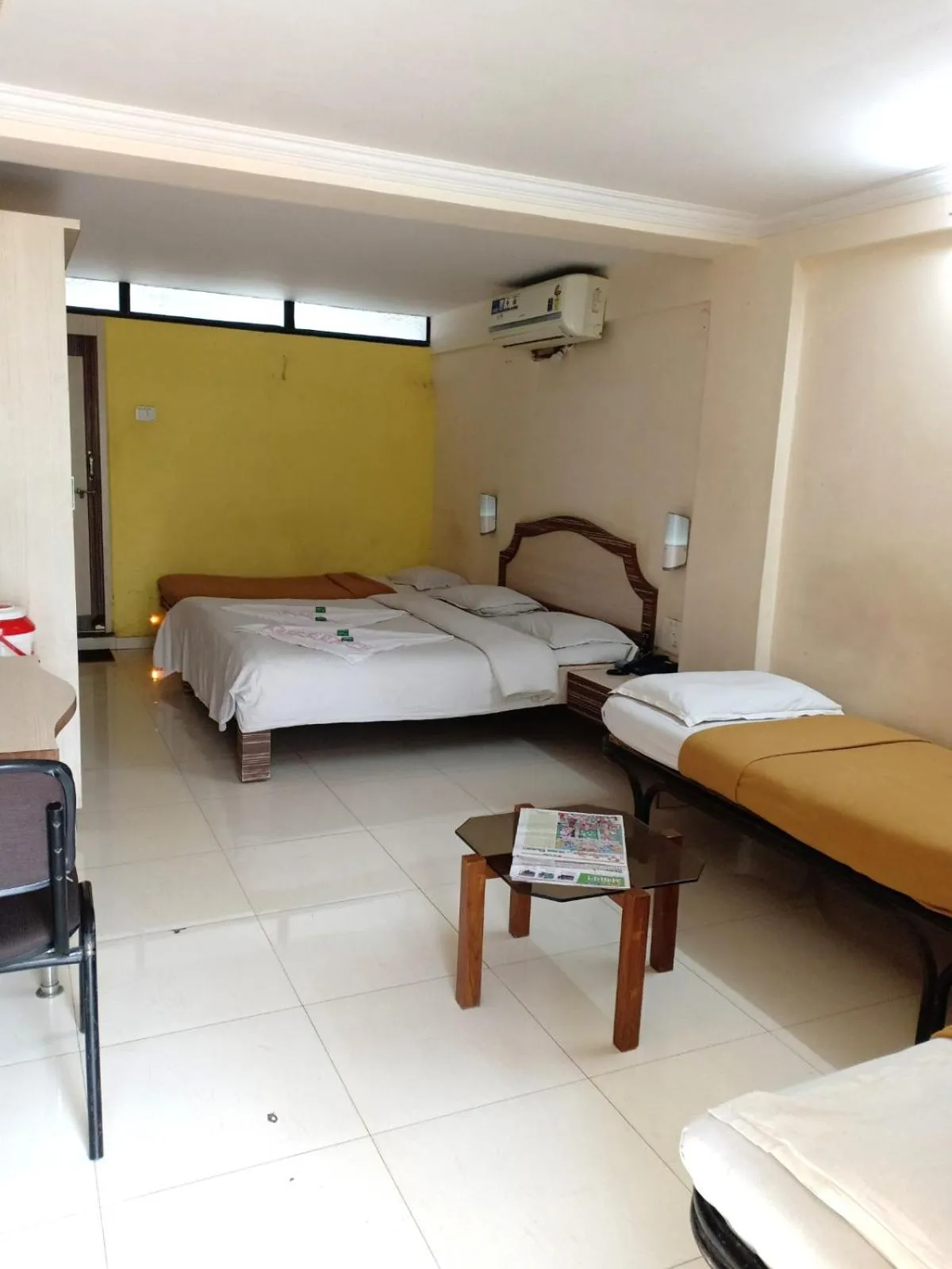 Photo of the whole room in Royale Heritage