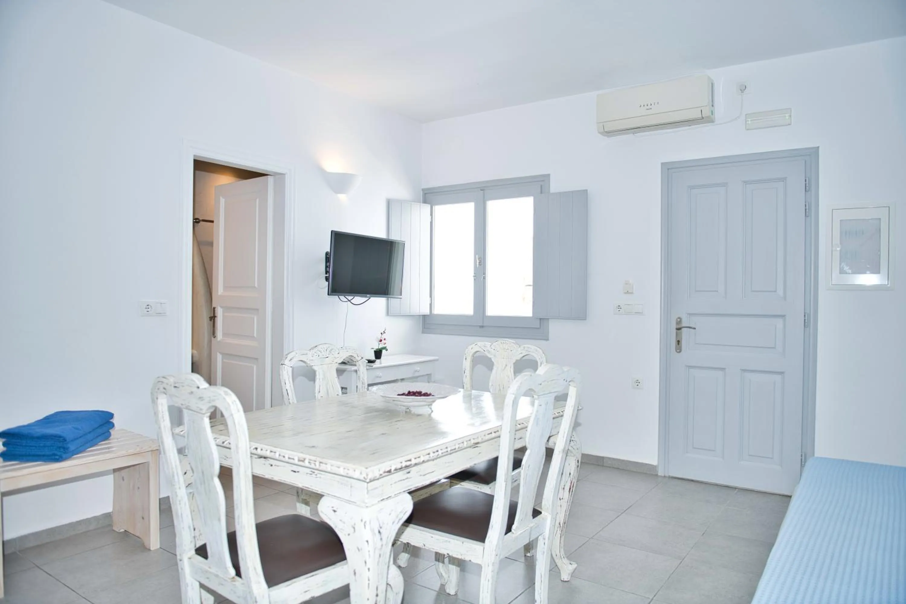 Seating area in The Last Sunbeam - Adults Only