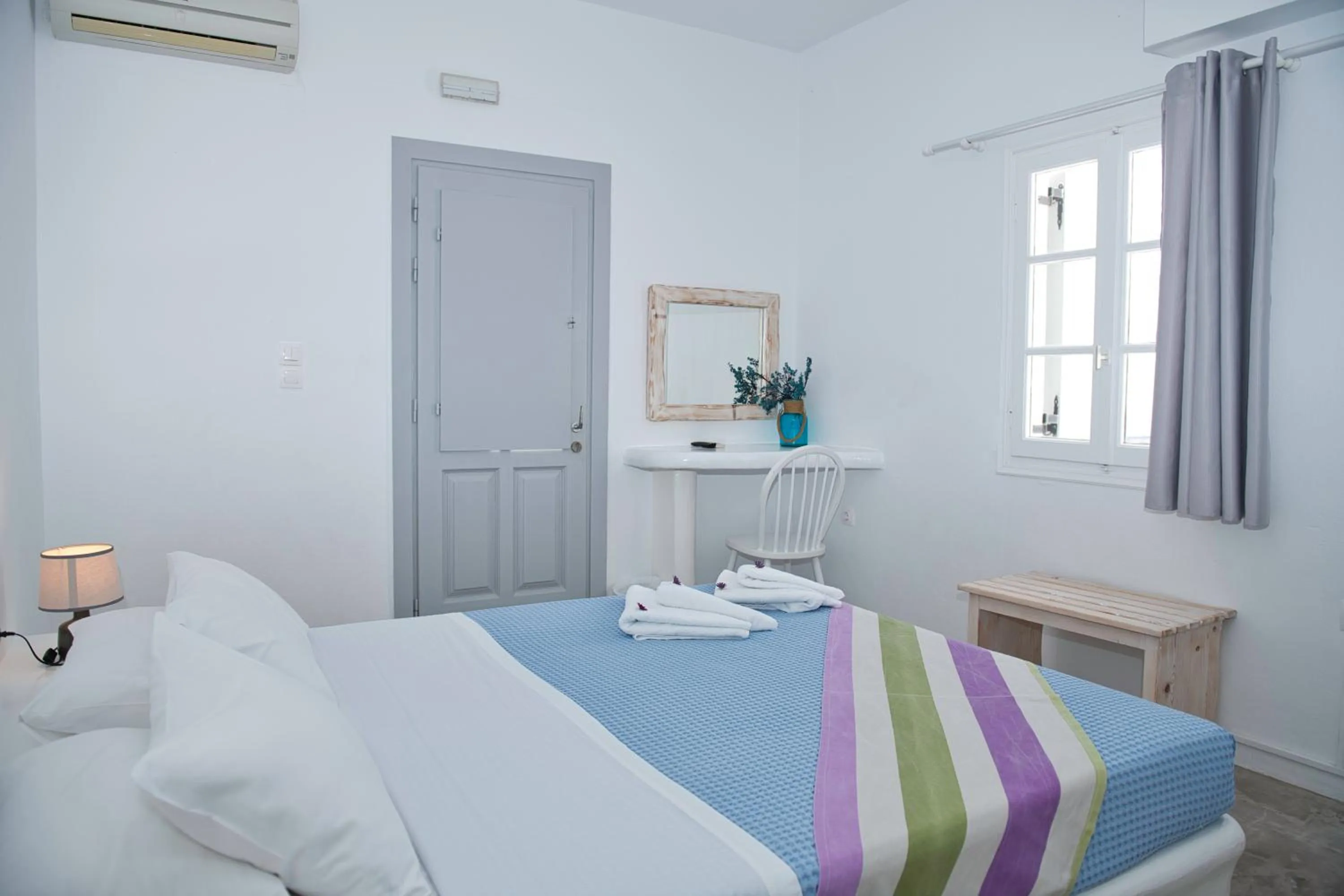 Bedroom, Bed in The Last Sunbeam - Adults Only