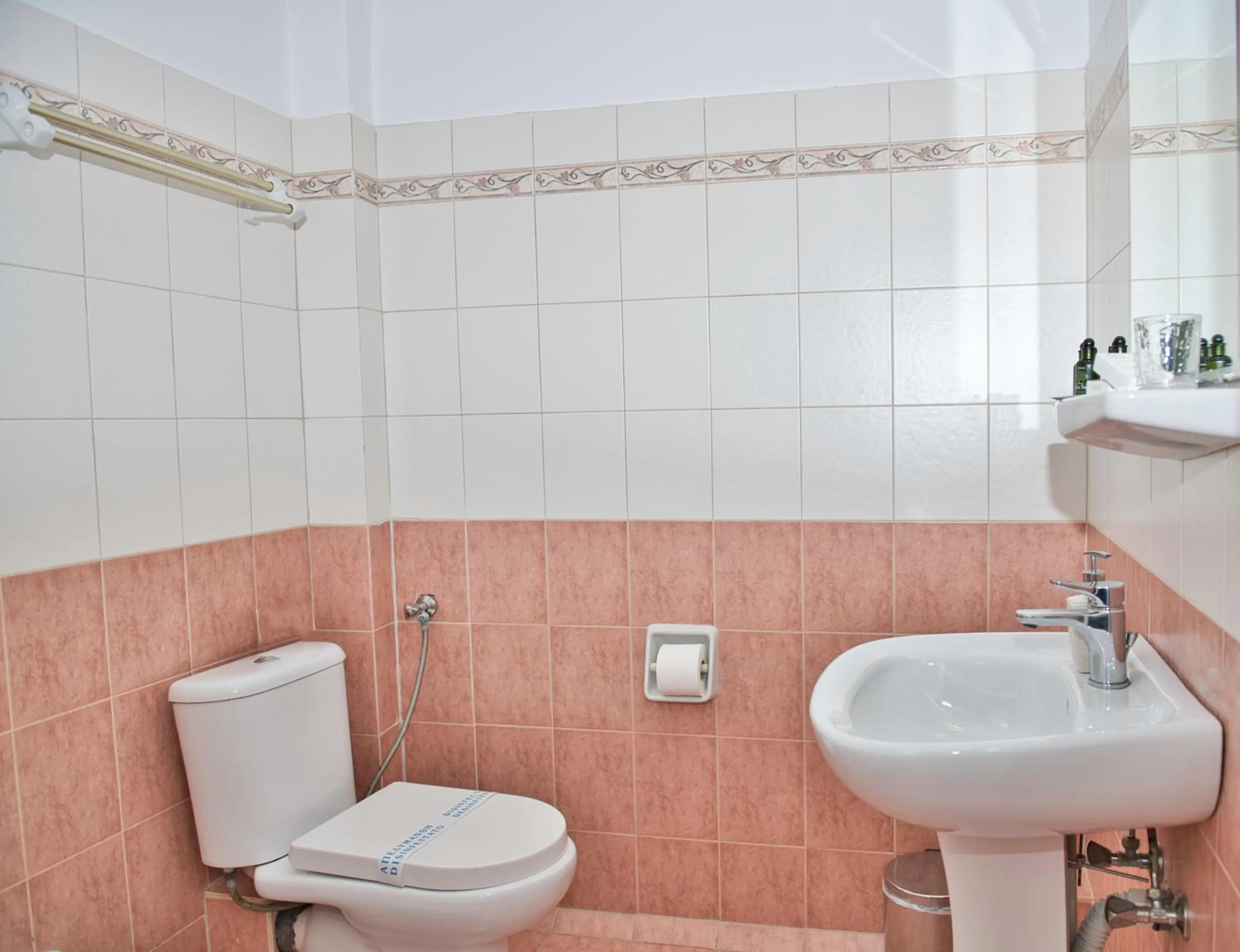 Bathroom in The Last Sunbeam - Adults Only