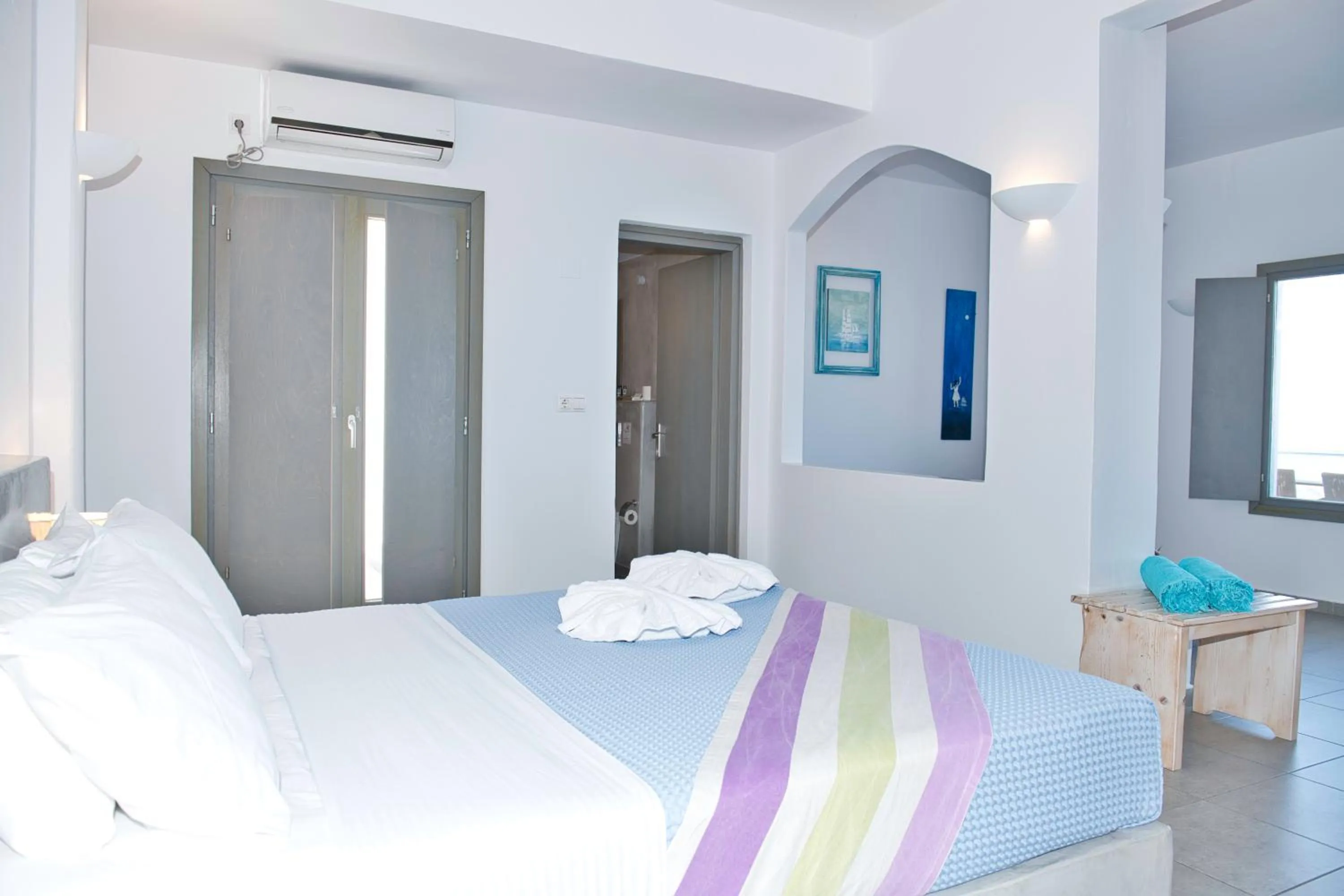 Bed in The Last Sunbeam - Adults Only