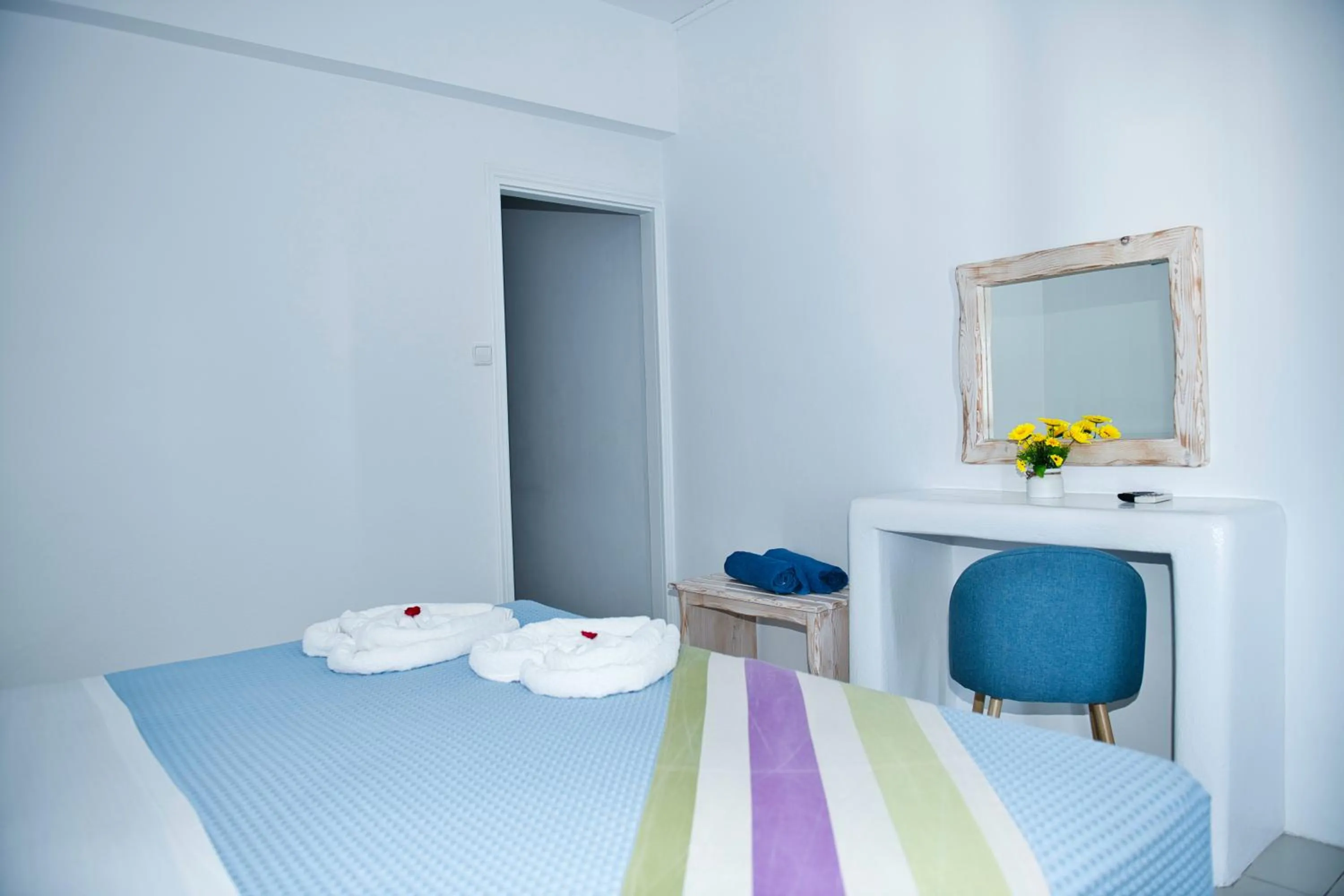 Bedroom, Bed in The Last Sunbeam - Adults Only