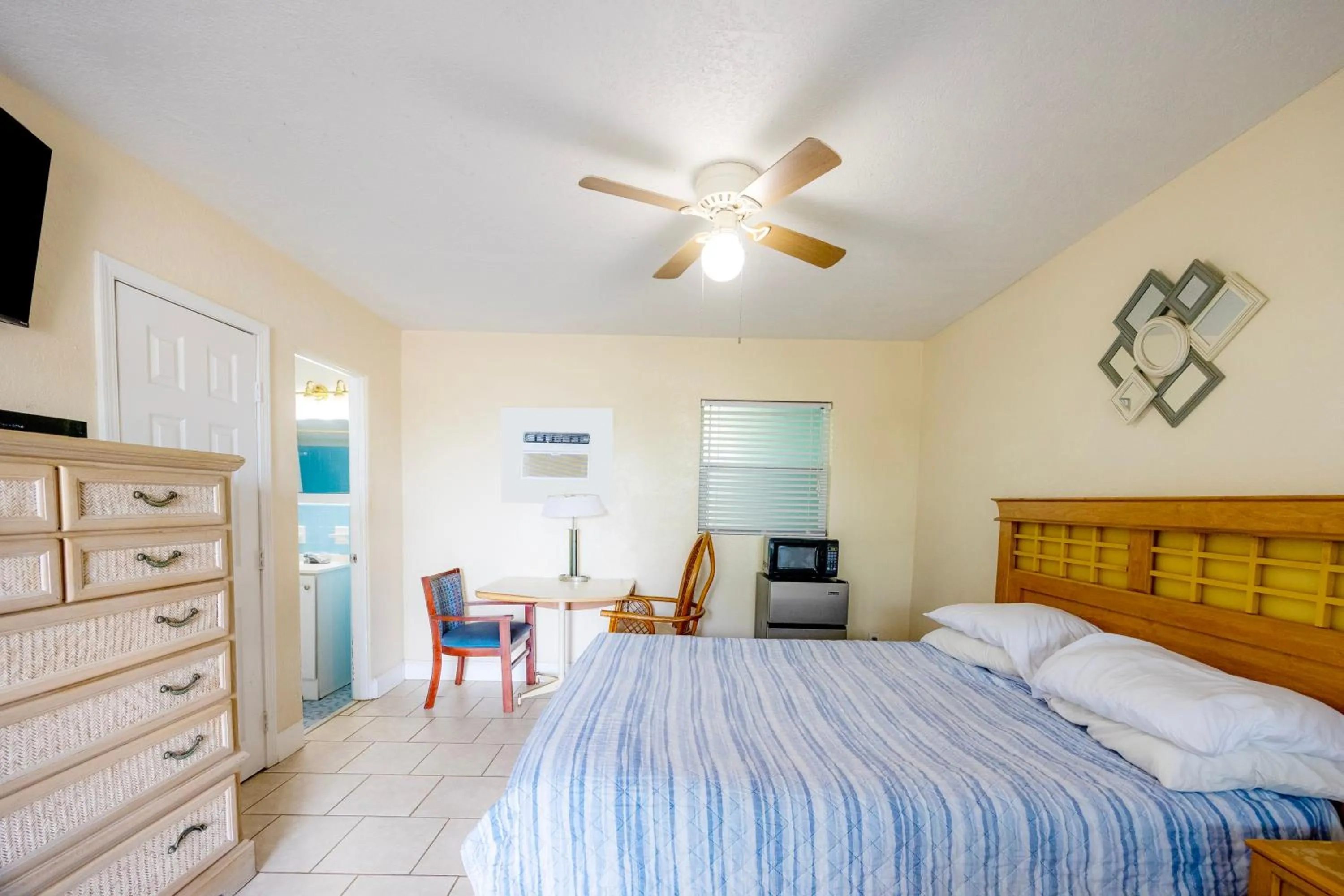 Bedroom, Bed in Siesta Motor Inn By Townhouse Kennedy Space Center Titusville I 95