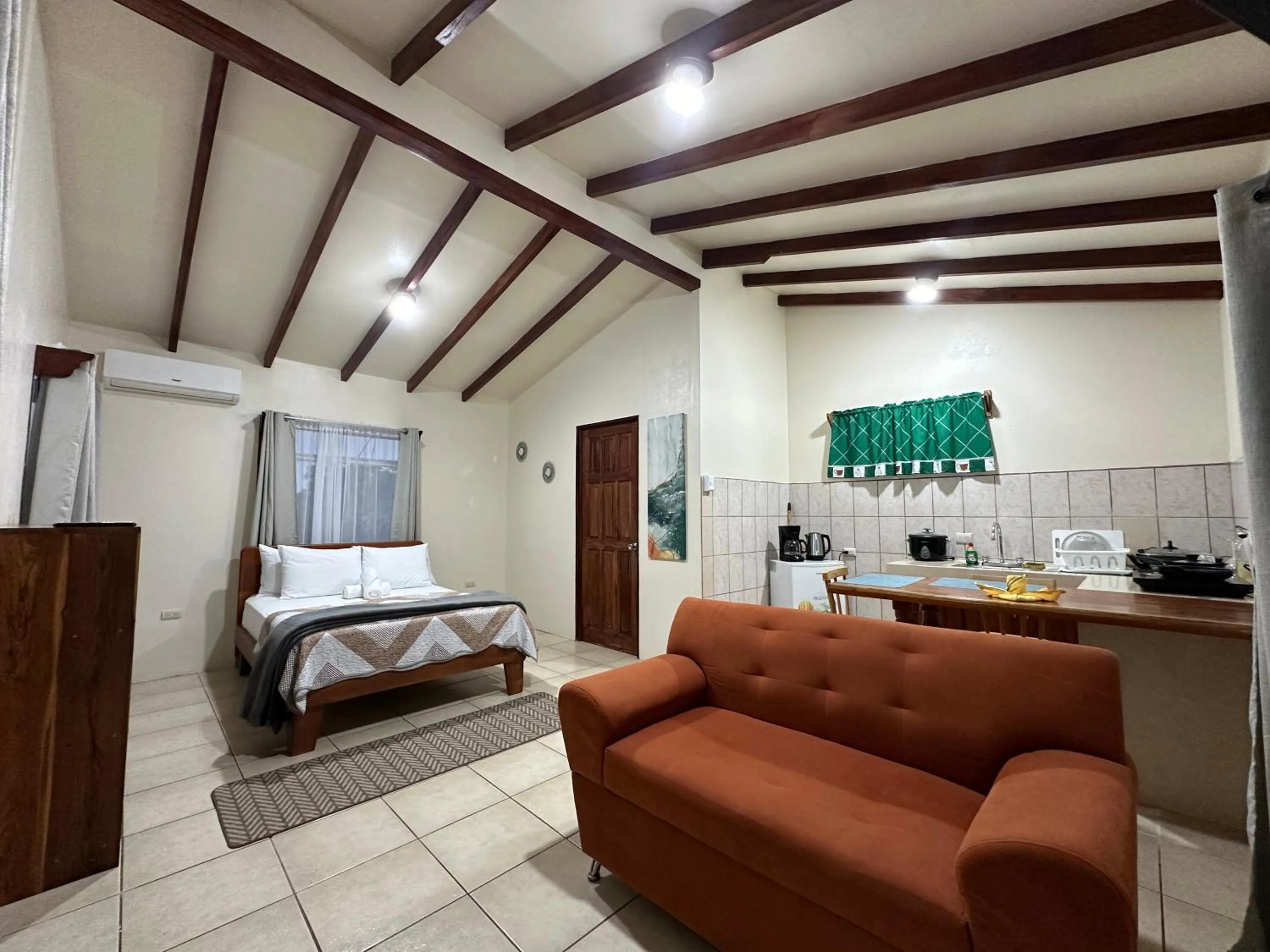 Loma Real Hot Springs Bed & Breakfast