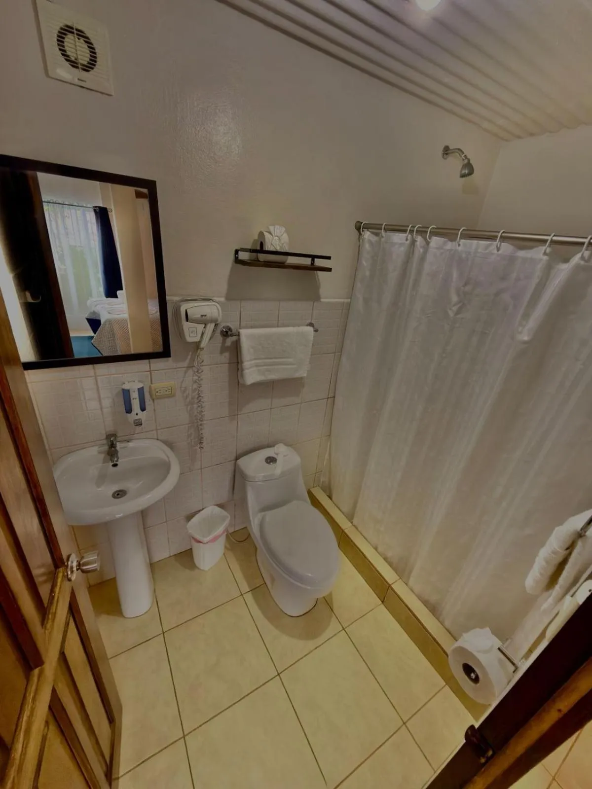 Loma Real Hot Springs Bed & Breakfast