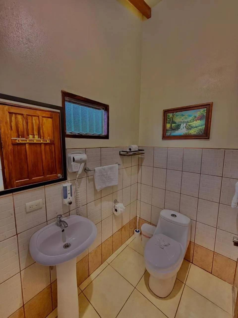 Loma Real Hot Springs Bed & Breakfast