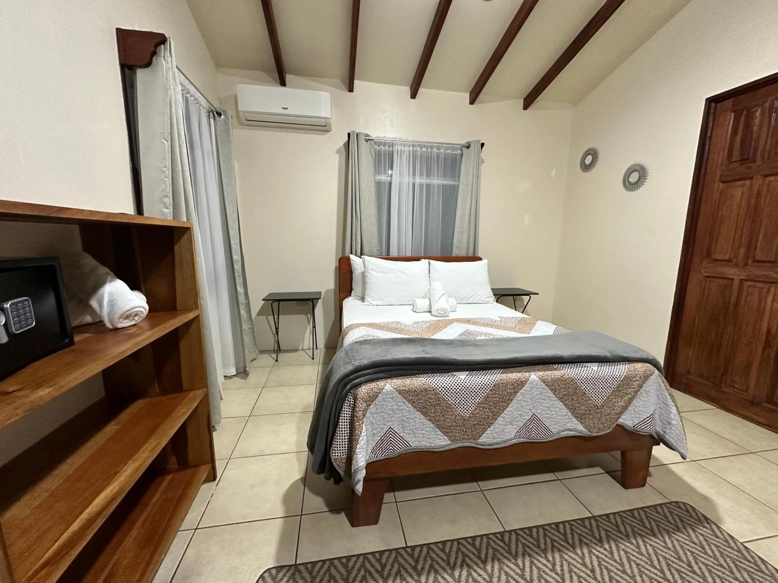 Loma Real Hot Springs Bed & Breakfast