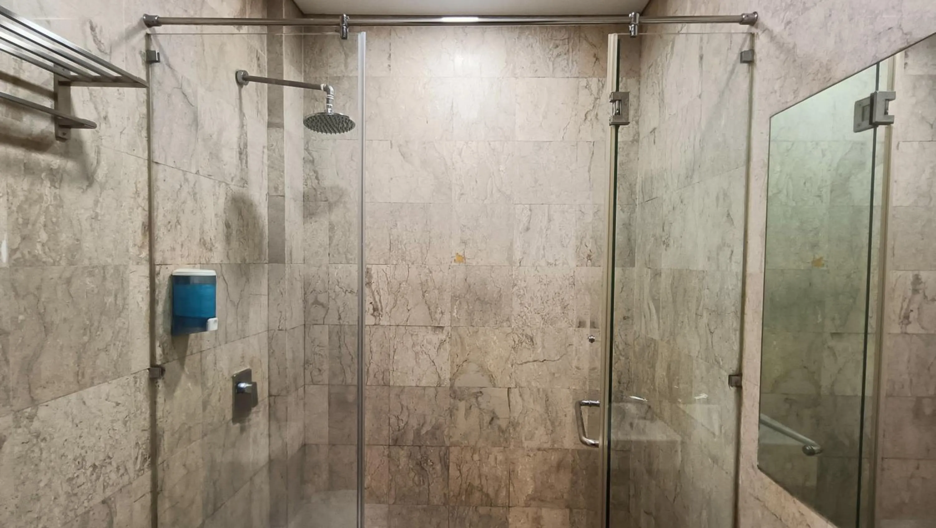 Shower in The Corum View Hotel