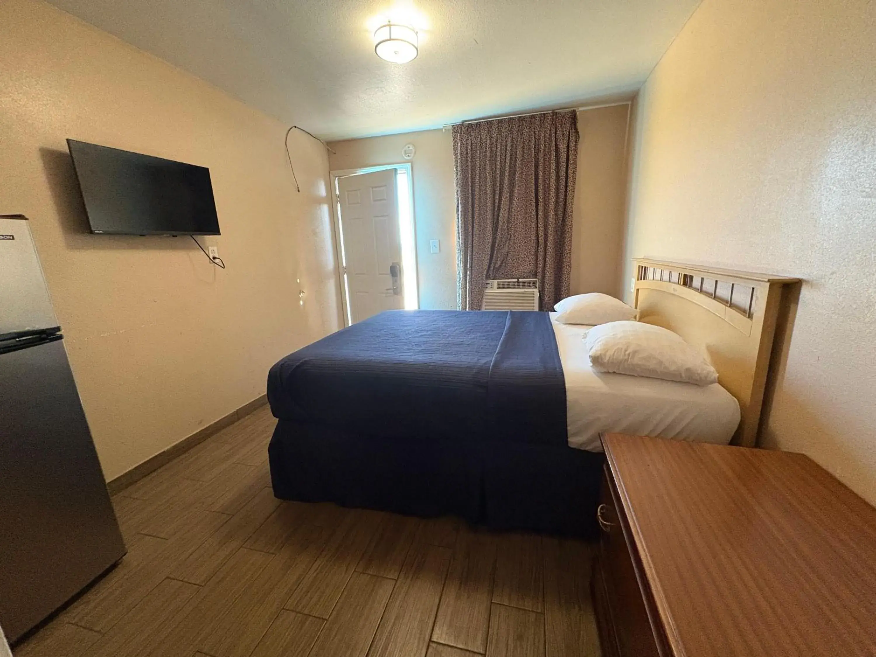 Queen Bed Smoking in SE'Air Motel By Townhouse Corpus Christi - Padre Island Tx Queen Bed Smoking in SE'Air Motel By Townhouse Corpus Christi - Padre Island Tx