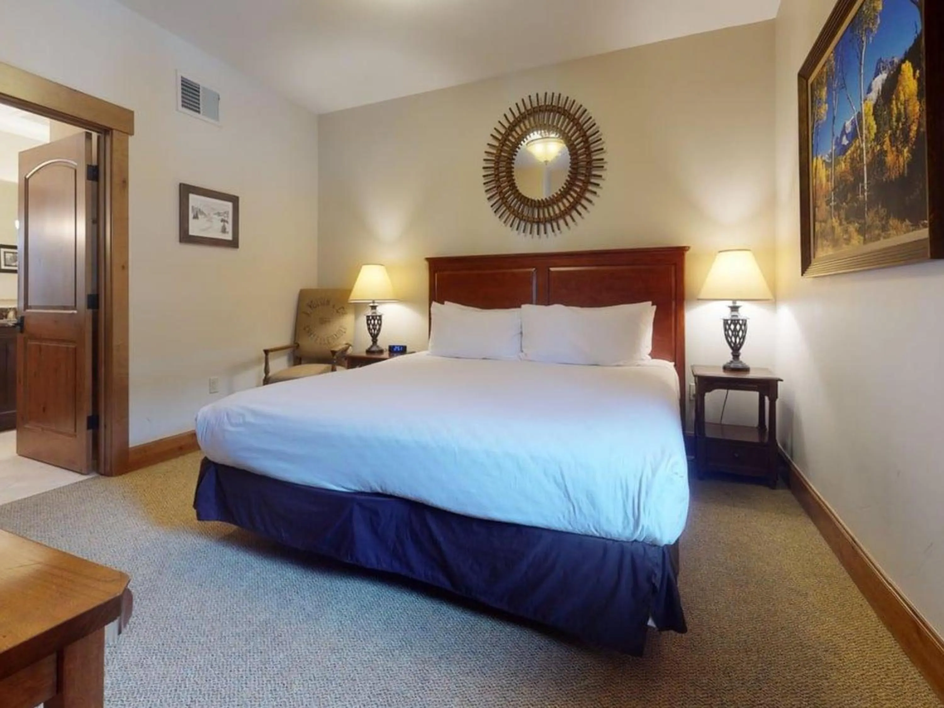 Bedroom, Bed in The Landmark