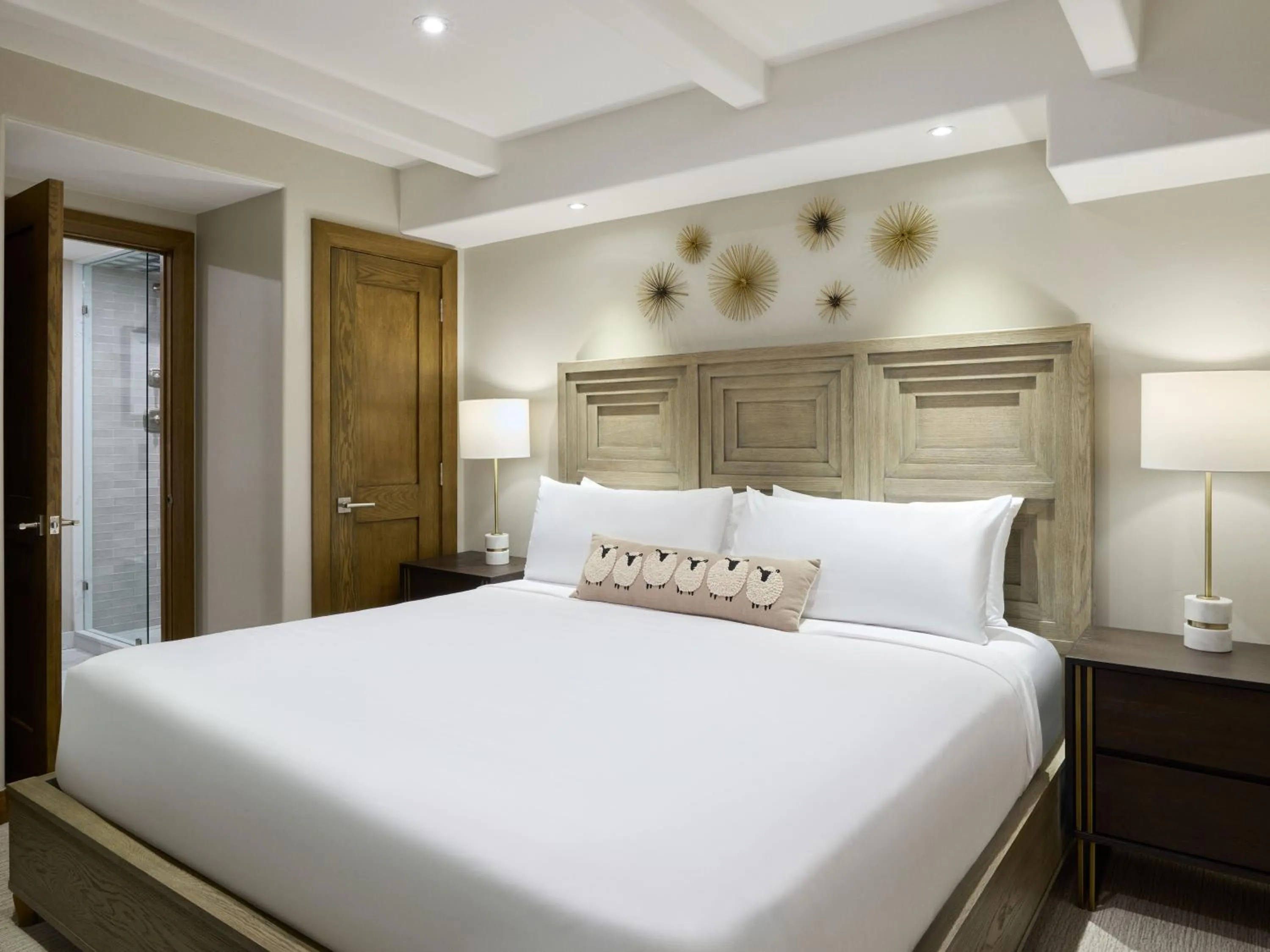 Bedroom, Bed in The Landmark