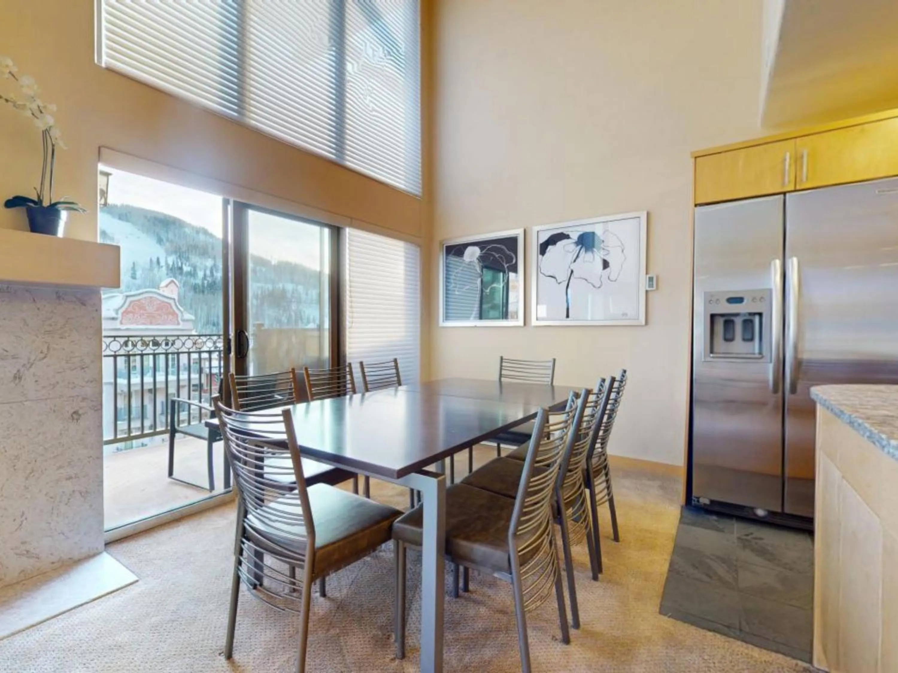 Dining area in The Landmark