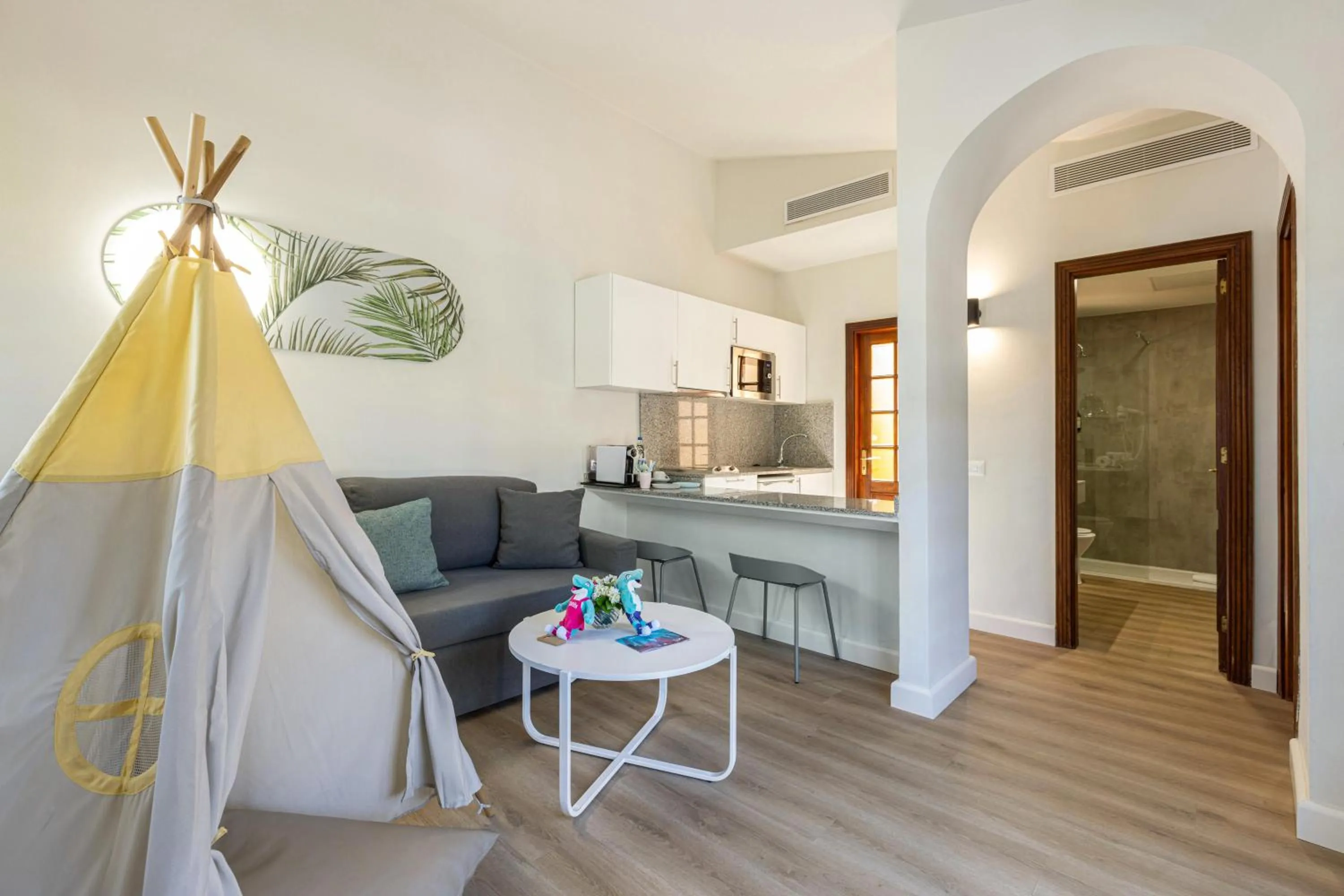 Photo of the whole room in Maspalomas Resort by Dunas