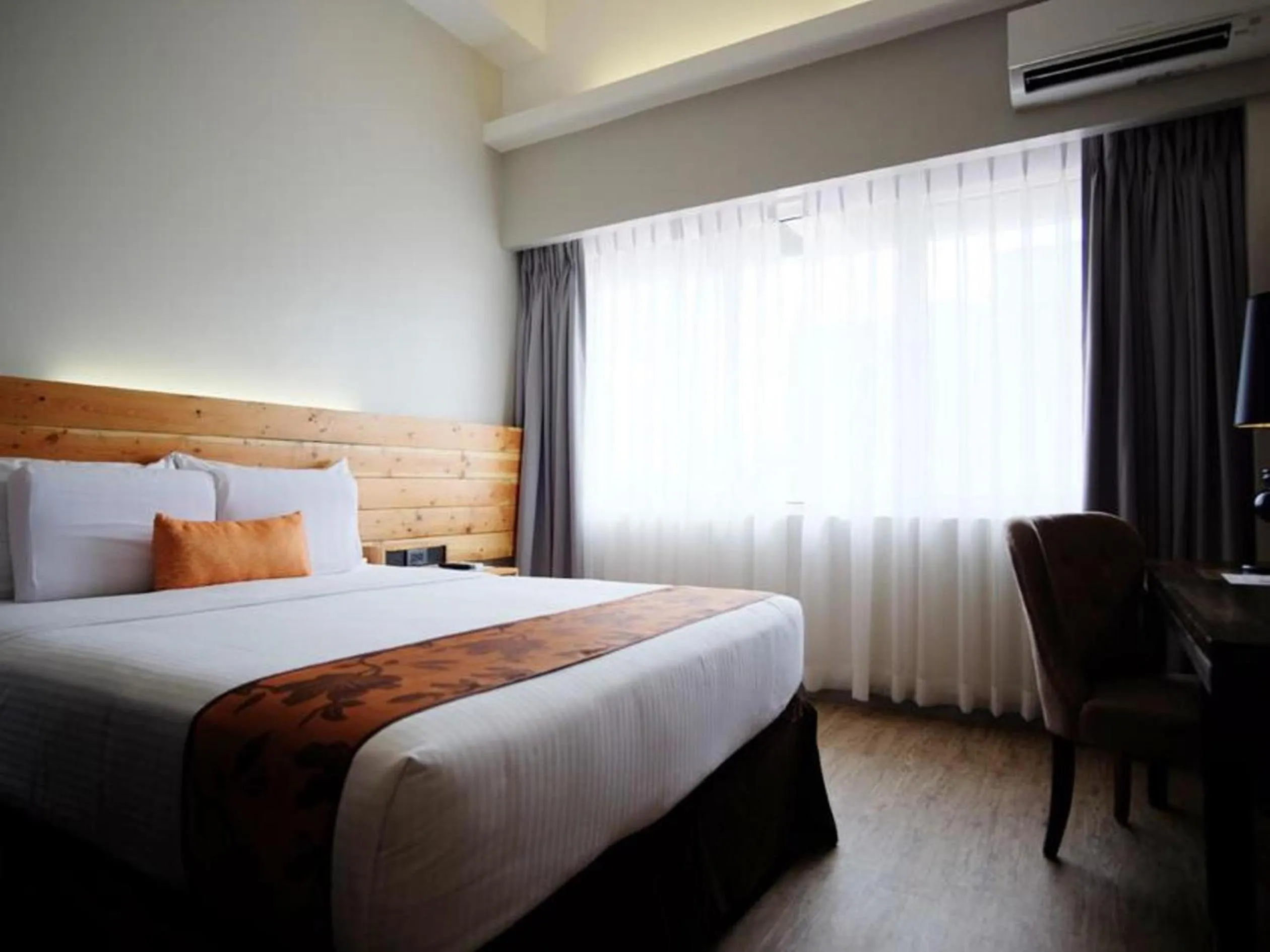 Bedroom, Bed in Cuarto Hotels Cebu