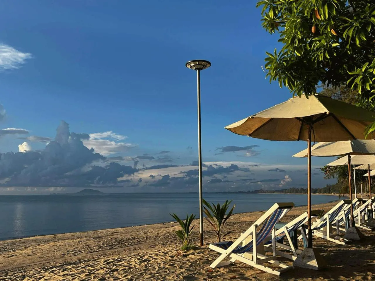 Beach in Ban Krut Resort
