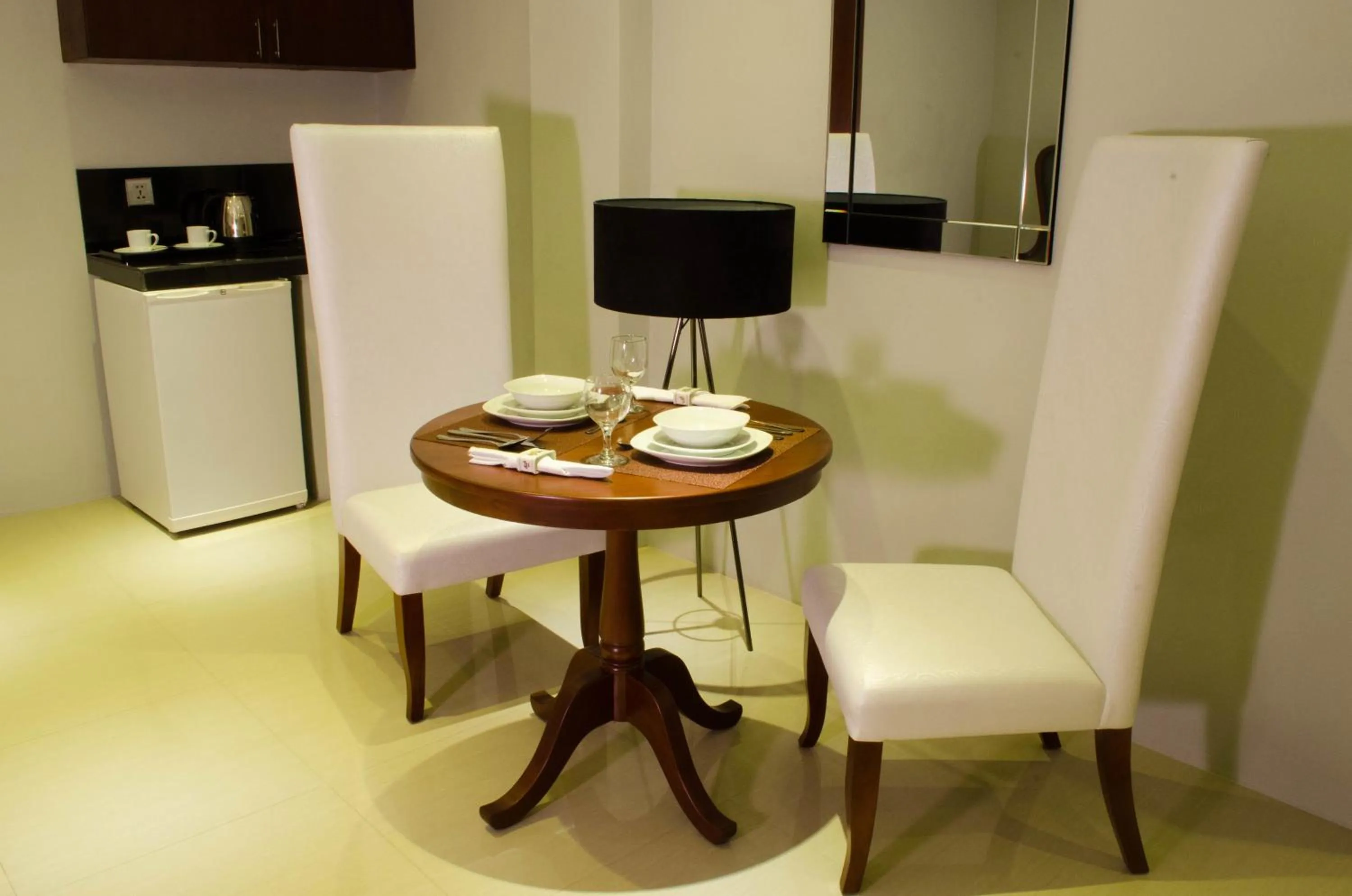 Living room in Ritz Hotel Angeles