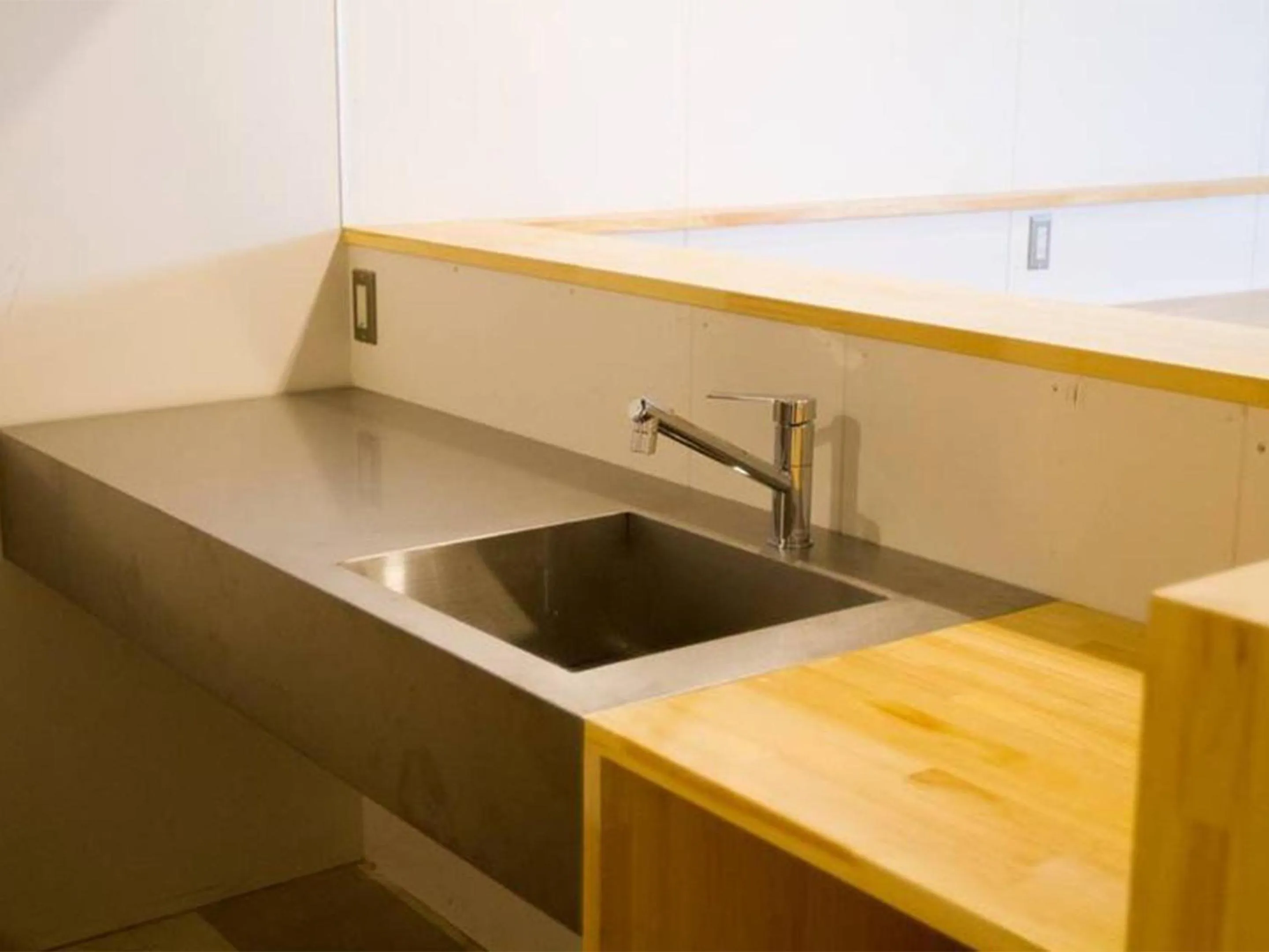 Area and facilities in Hostel TangaTable