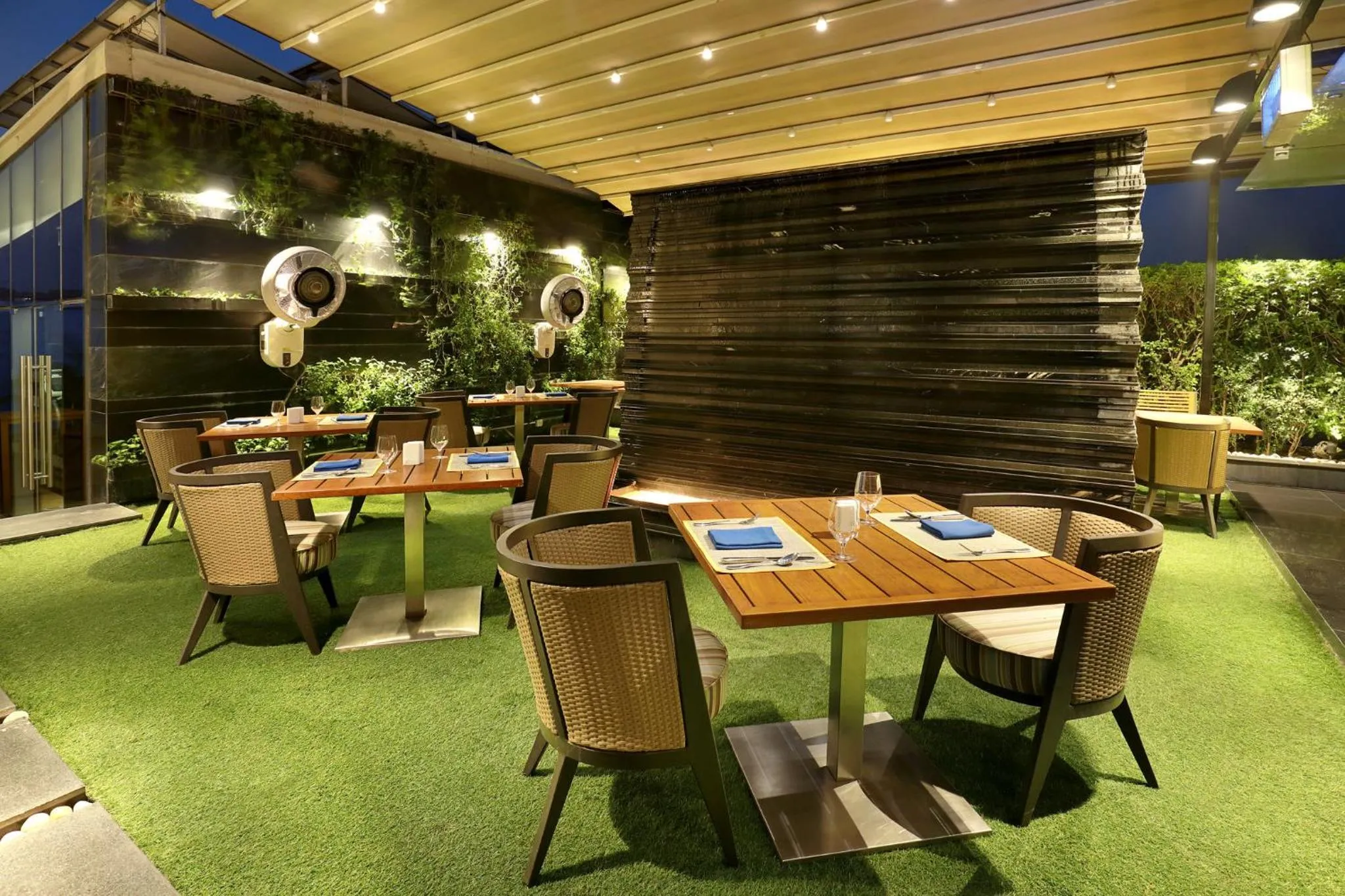 Restaurant/places to eat in Crowne Plaza Dhaka Gulshan by IHG