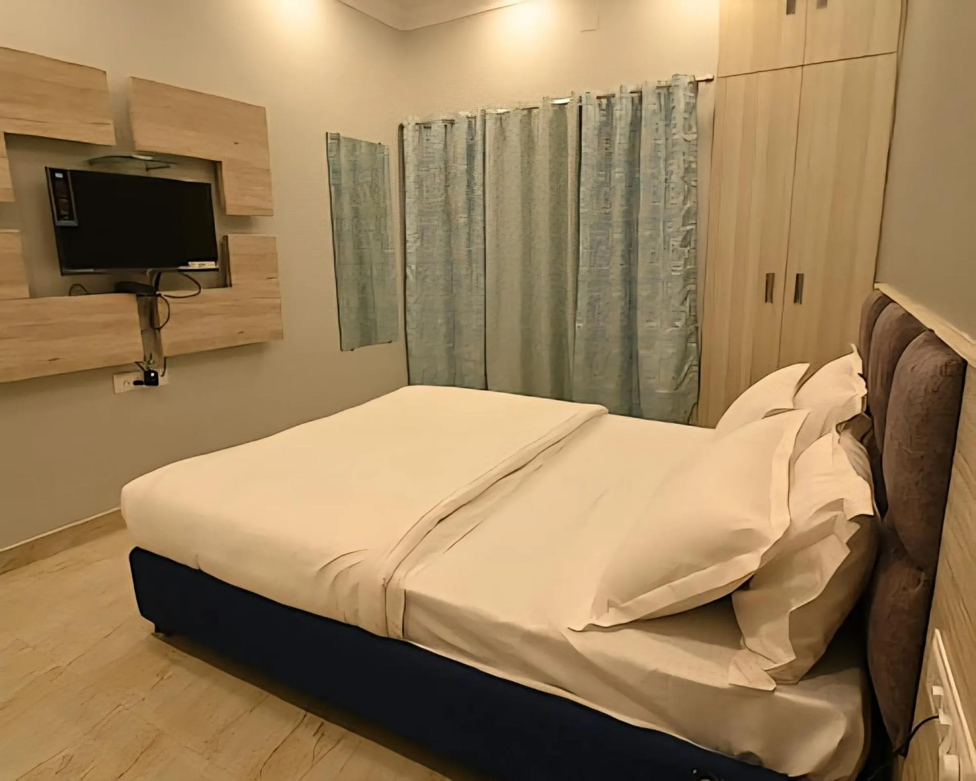 Bed in Hotel The Lake Castle, Ranchi, Jharkhand