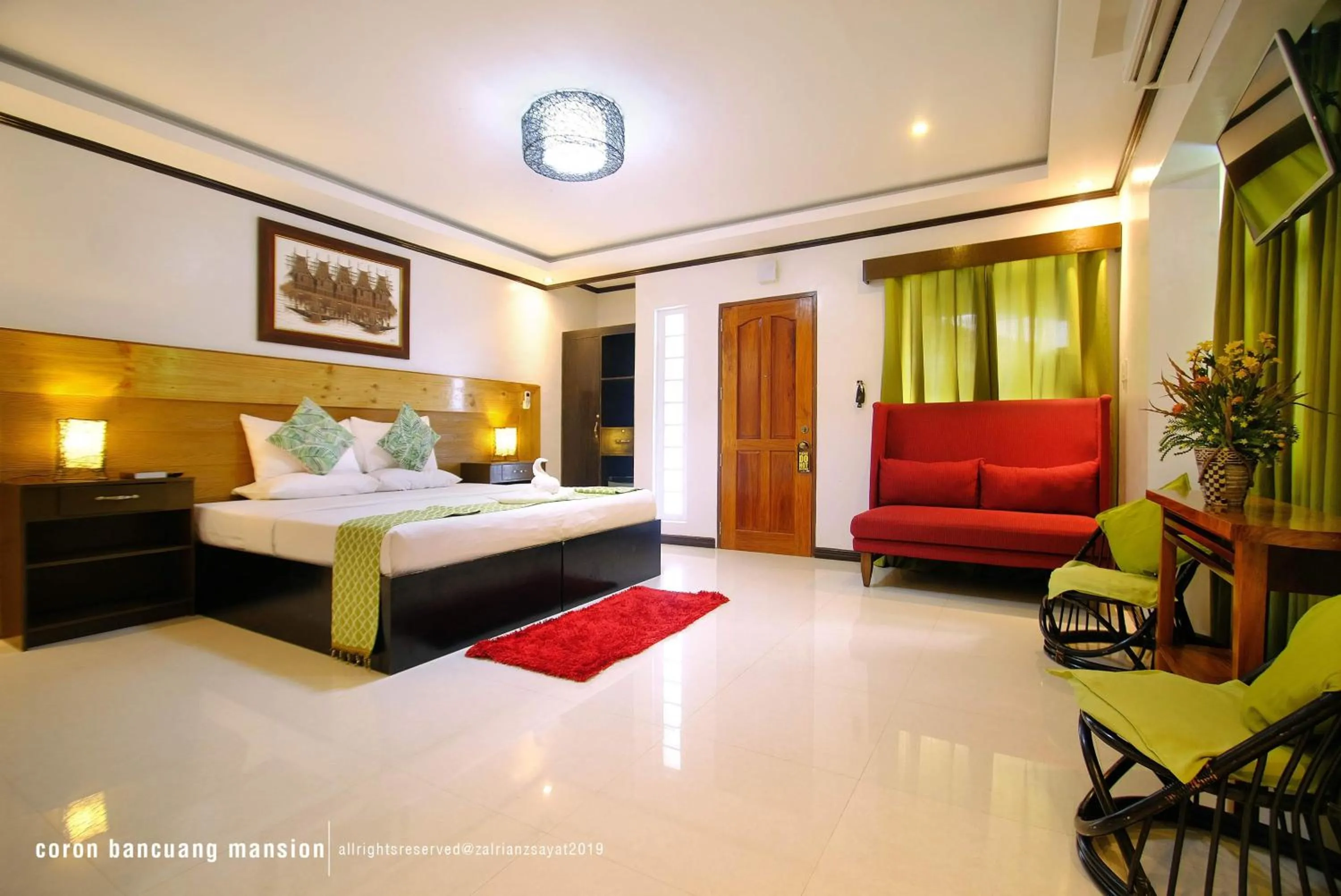 Bed in Coron Bancuang Mansion