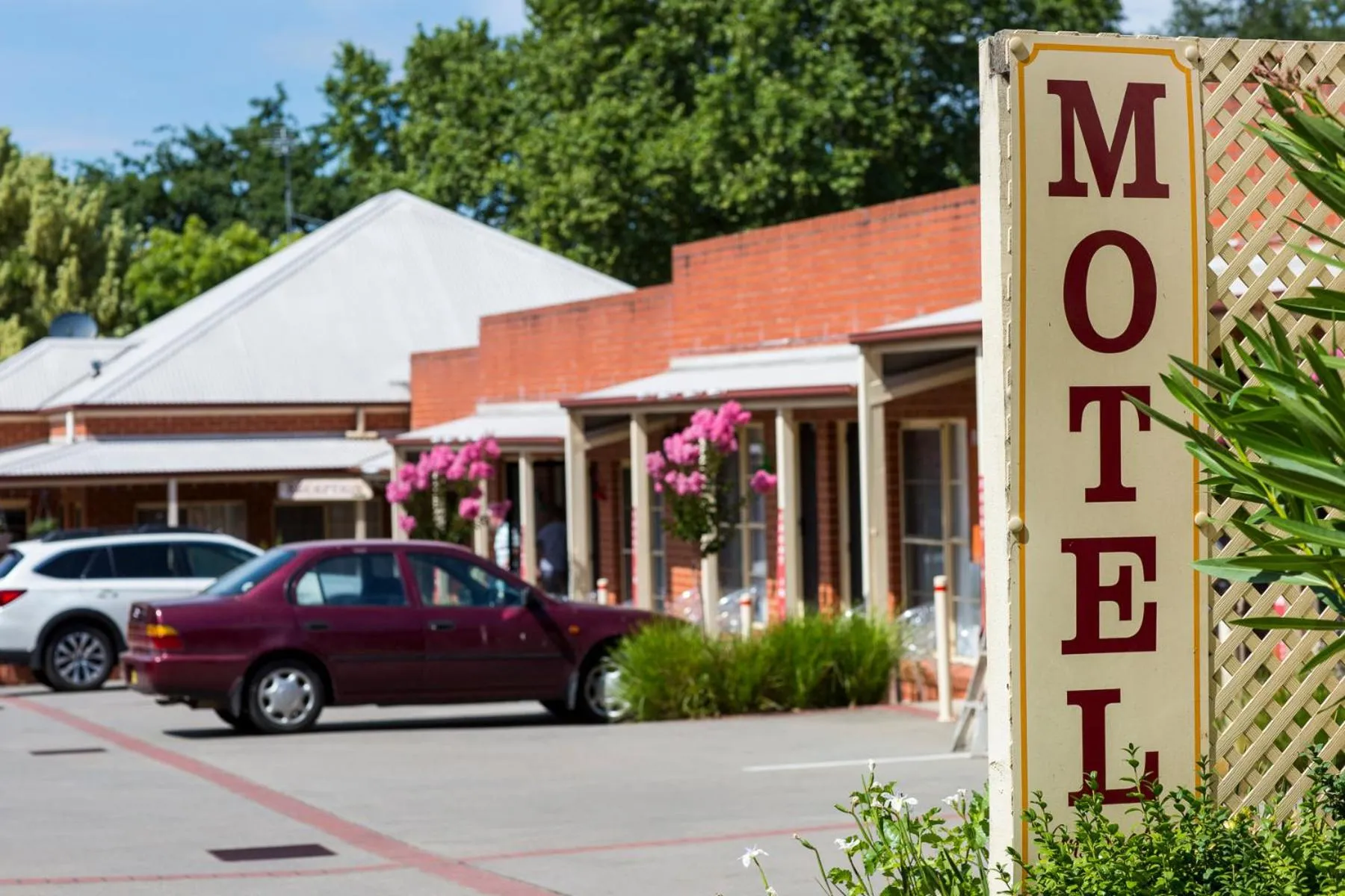 Property building in Yackandandah Central