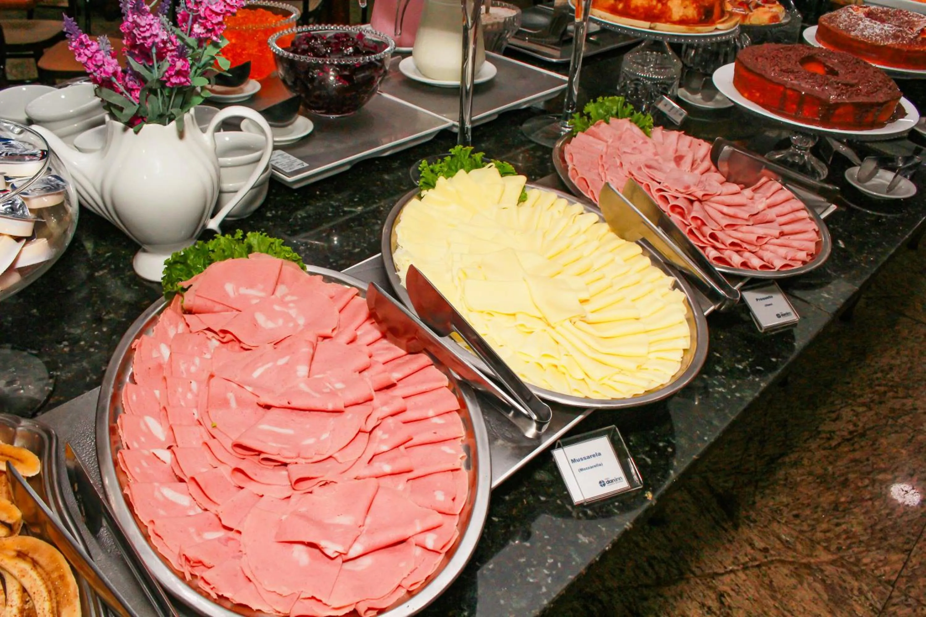 Breakfast in Hotel Dan Inn Planalto São Paulo