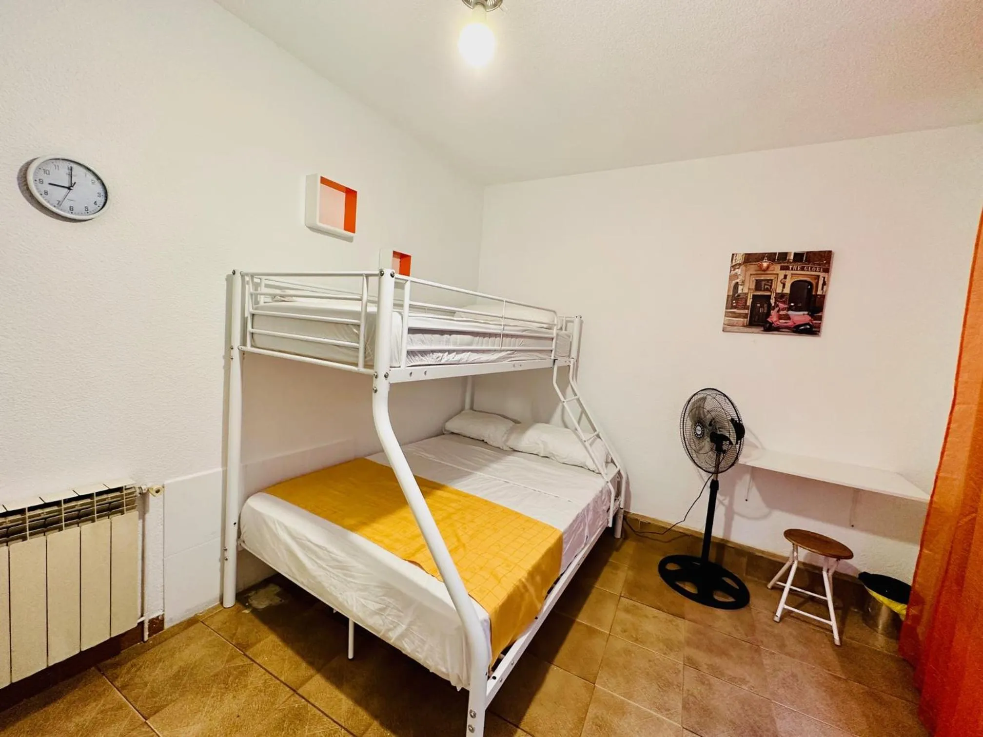 Rooms in Madrid Downtown