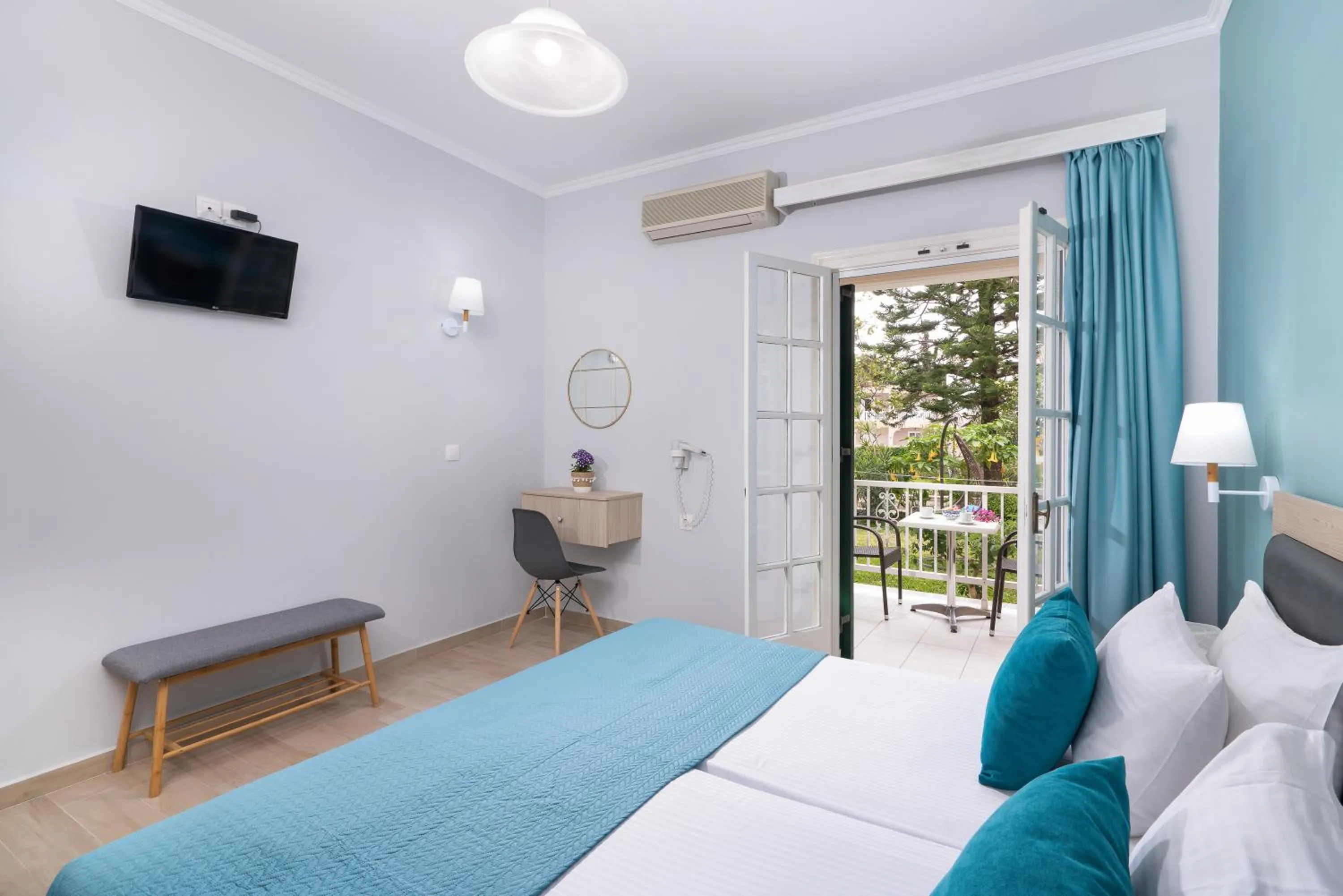 Bedroom, Bed in Domus Alta