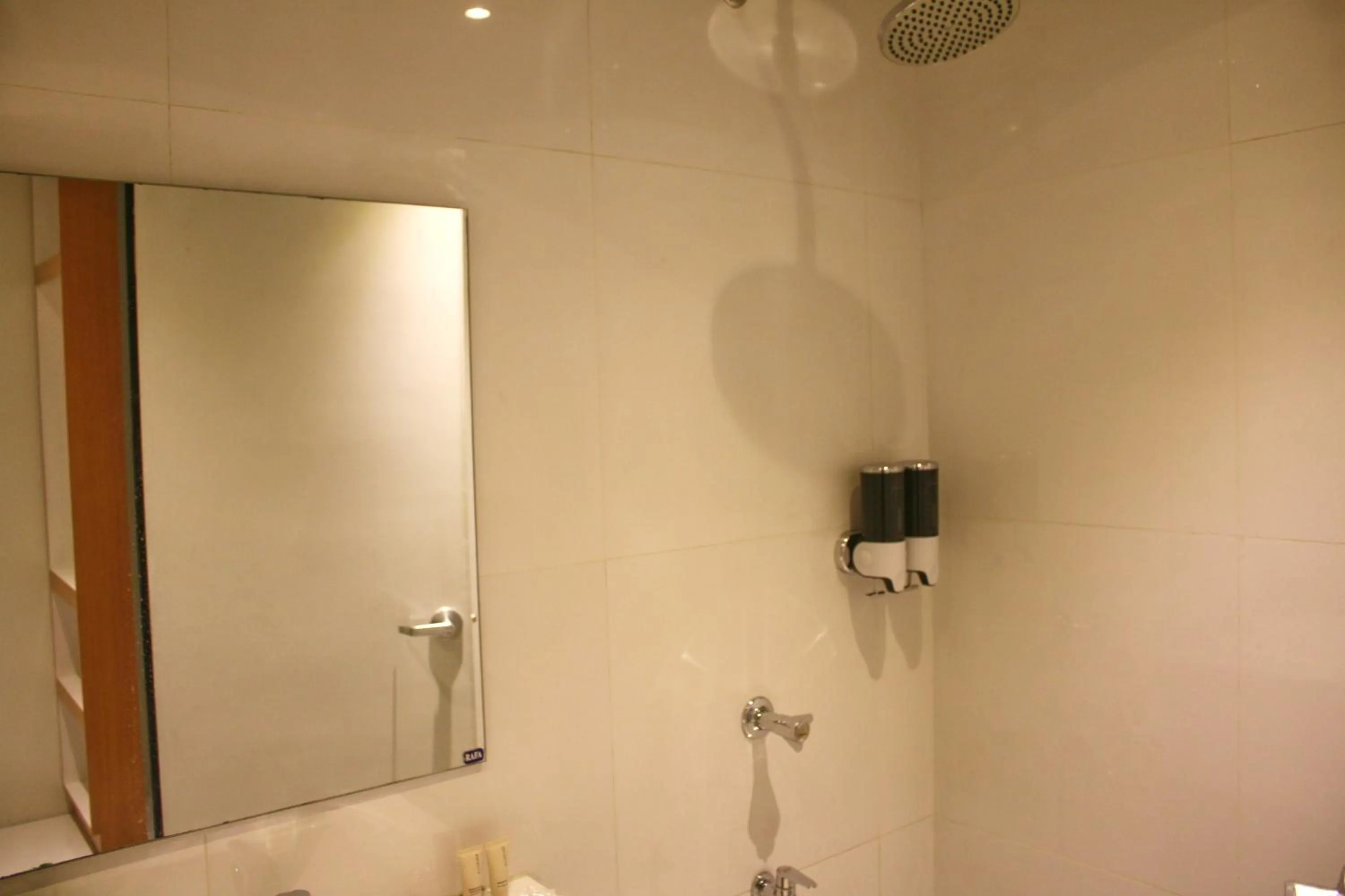 LuxeLite Suites Pasay