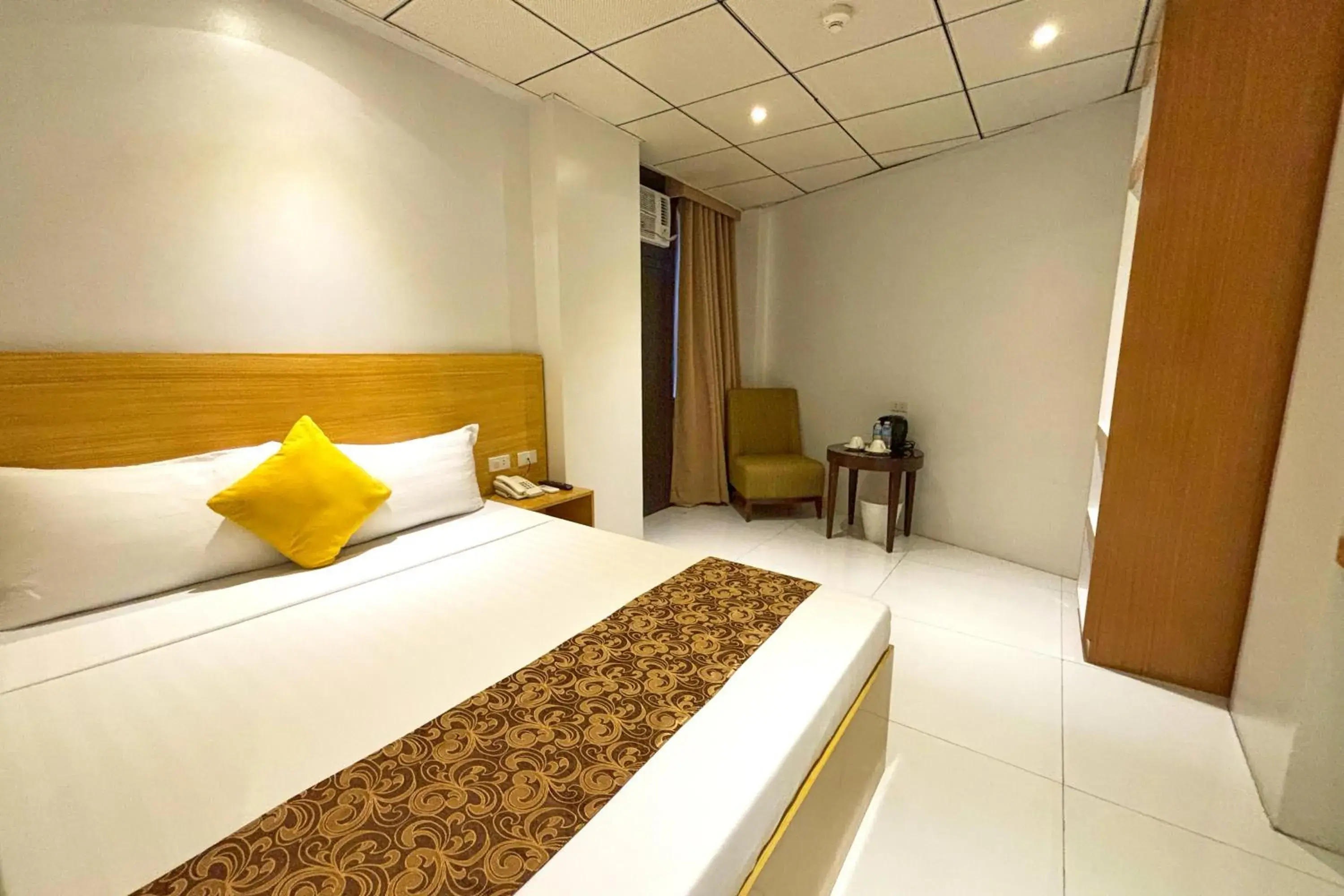 Standard Double Room in LuxeLite Suites Pasay Standard Double Room in LuxeLite Suites Pasay