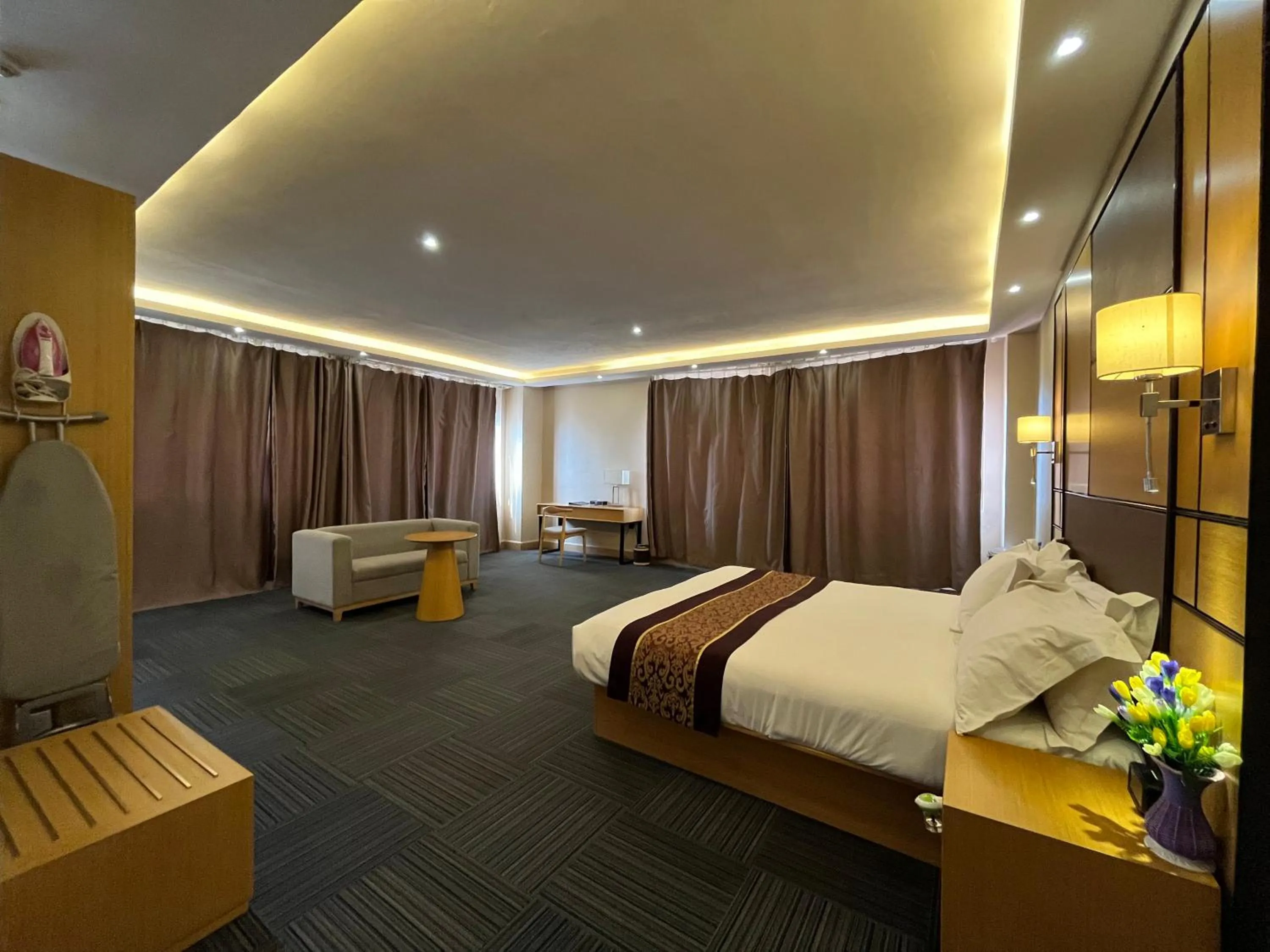 Bedroom, Bed in 2000 Hotel Downtown Kigali