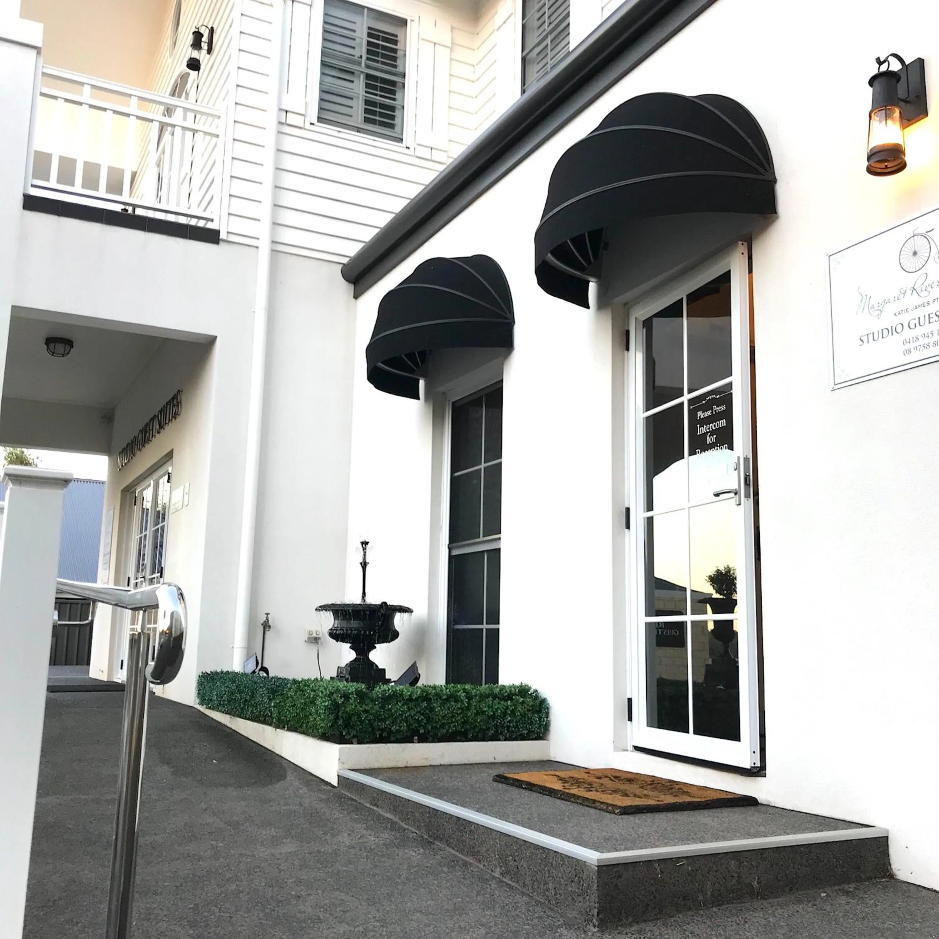 Facade/entrance in Josephines Luxury Accommodation