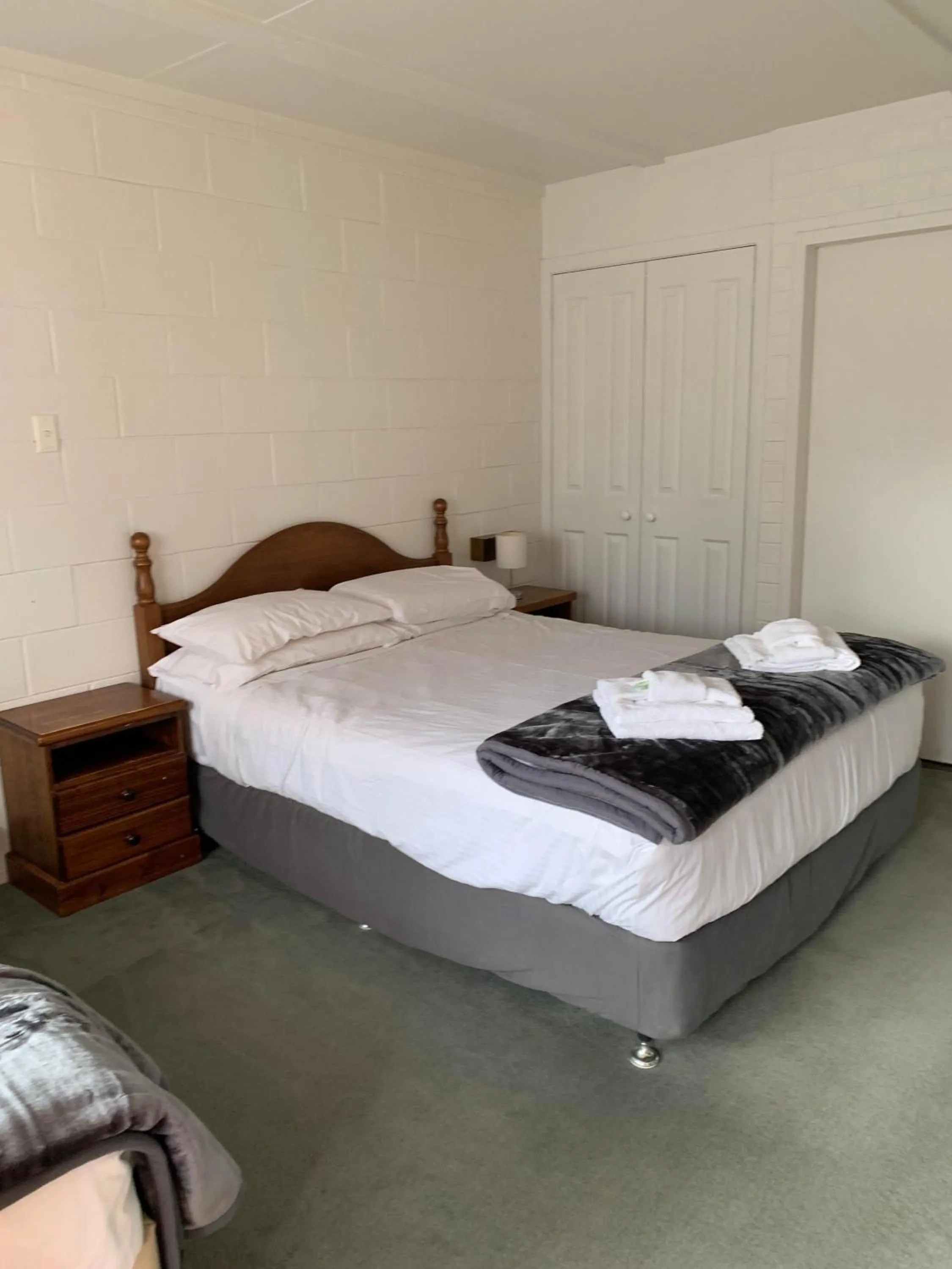 Bed in Robertson Country Motel