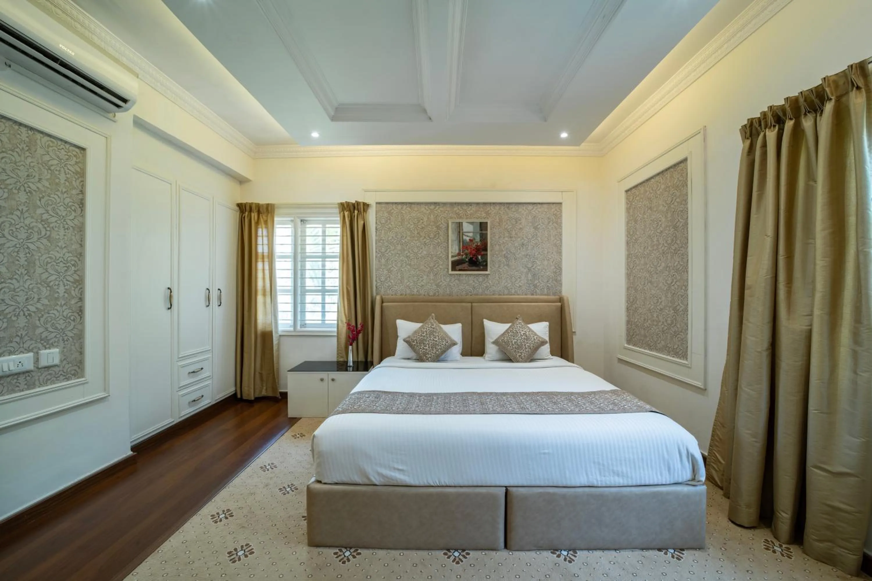 Bed in Hyde Park Orchards