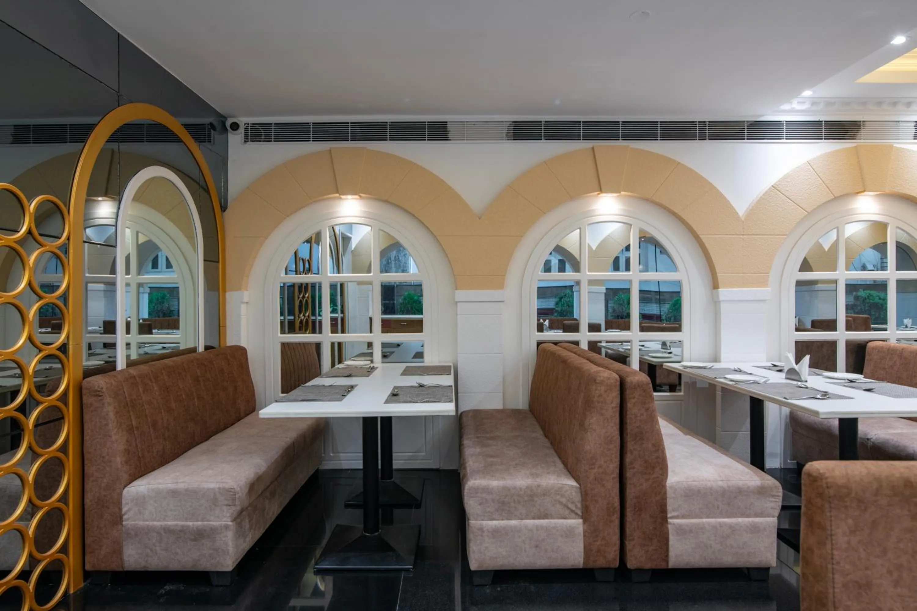 Restaurant/places to eat in Hyde Park Orchards