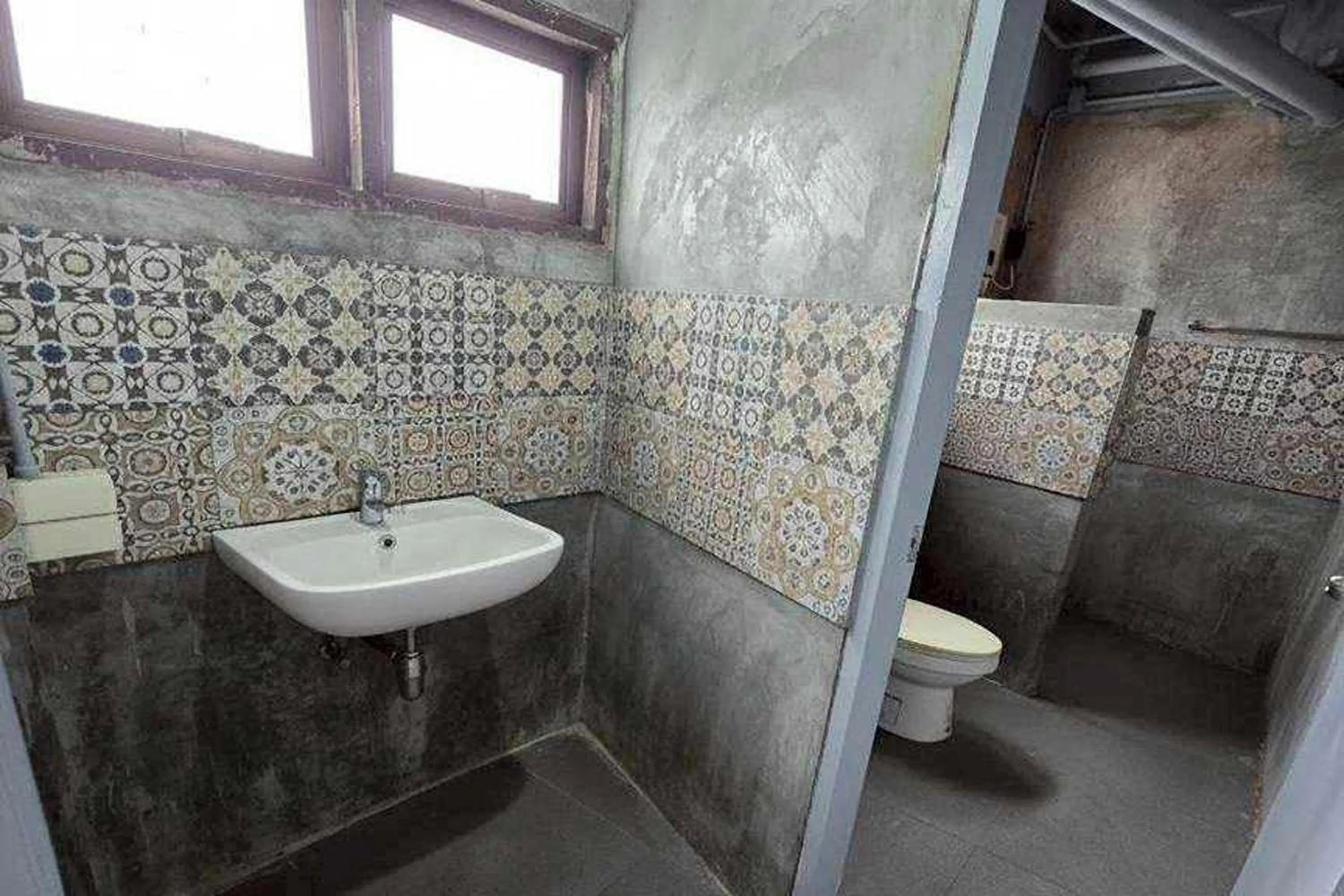 Bathroom in Sukhum Huai Khwang Guest House