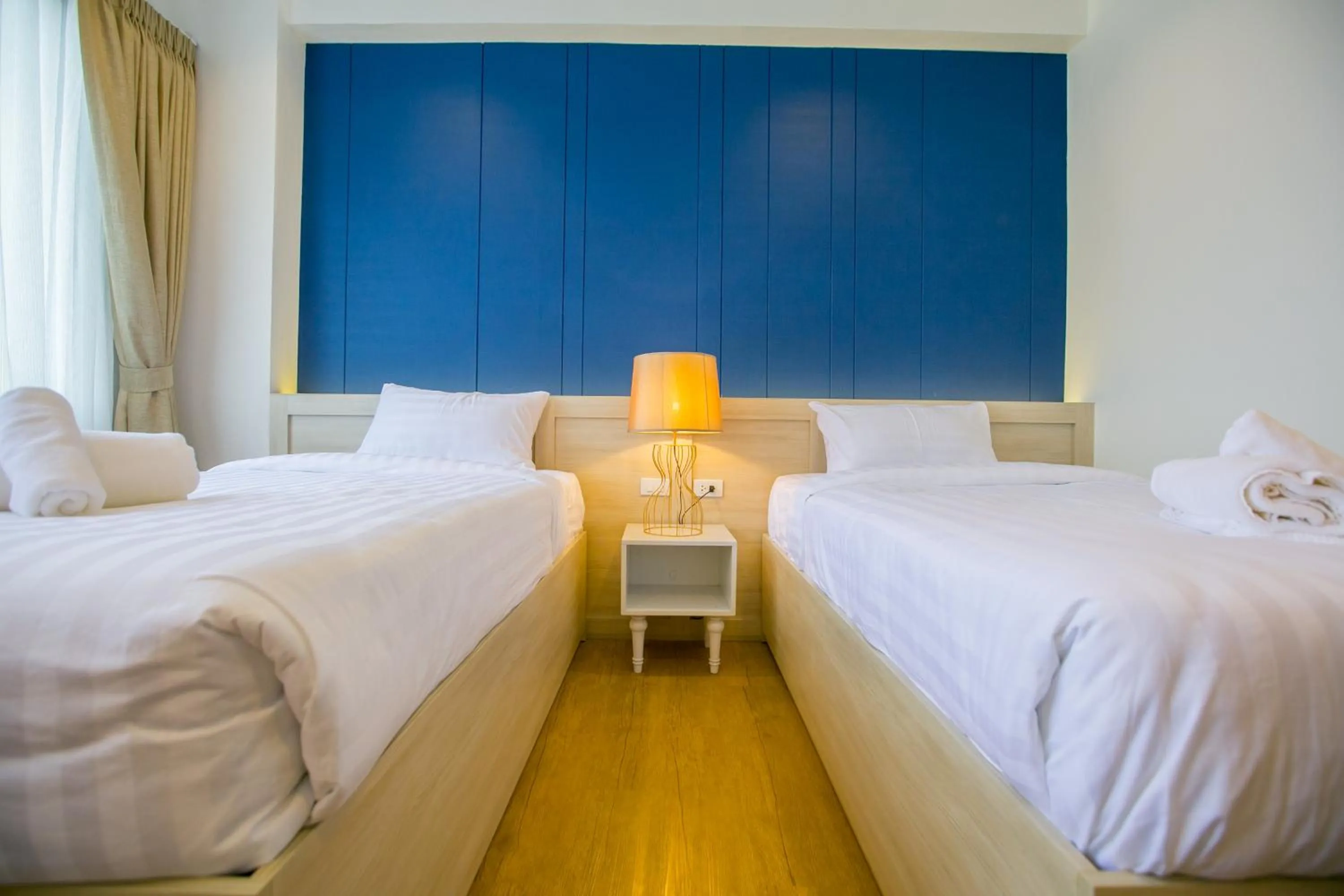 Shower, Bed in Phrae Nakara Hotel