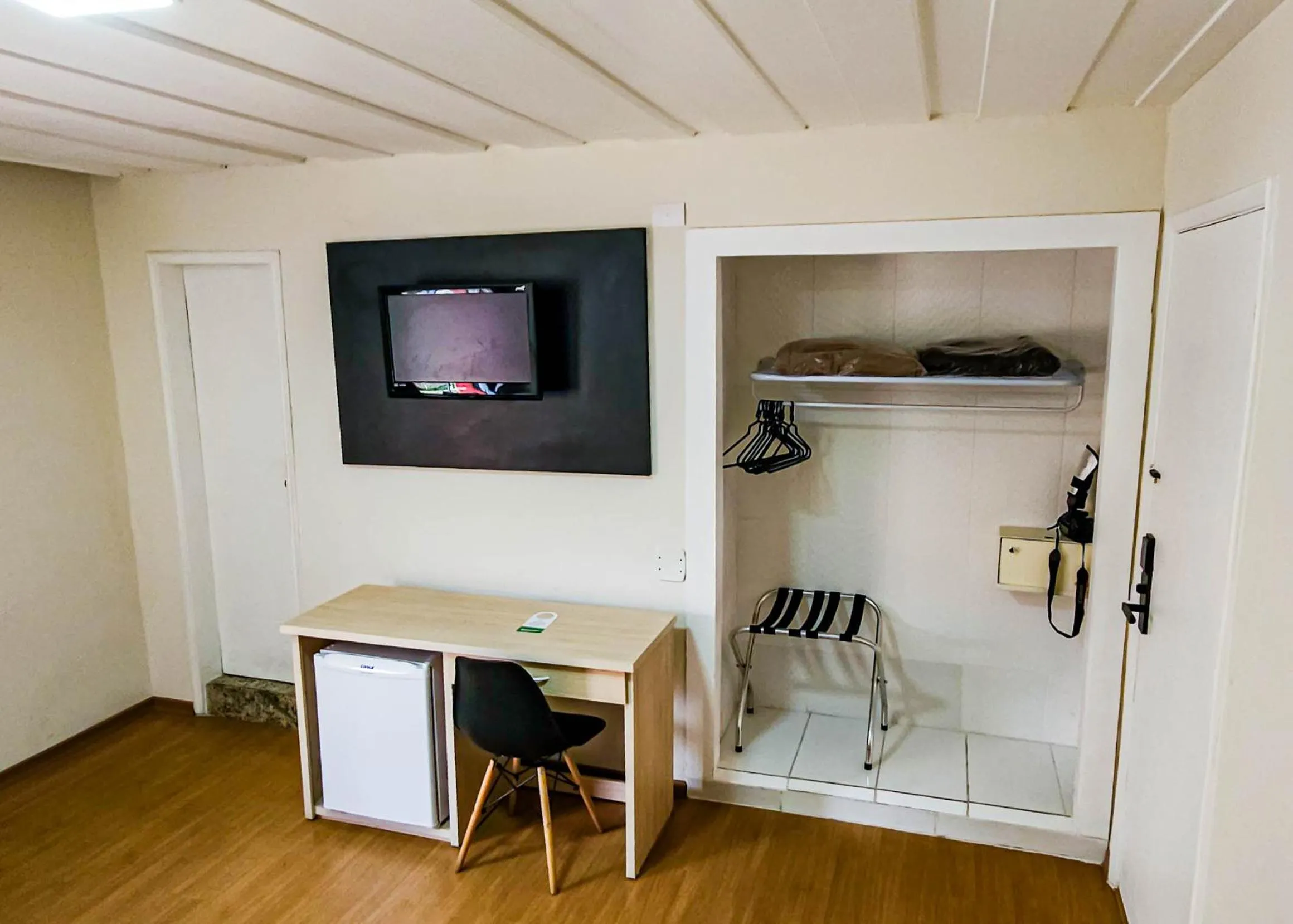 TV and multimedia in Hotel Euro Suite São Paulo by Nacional Inn - A 600 METROS DA RUA 25 DE MARÇO