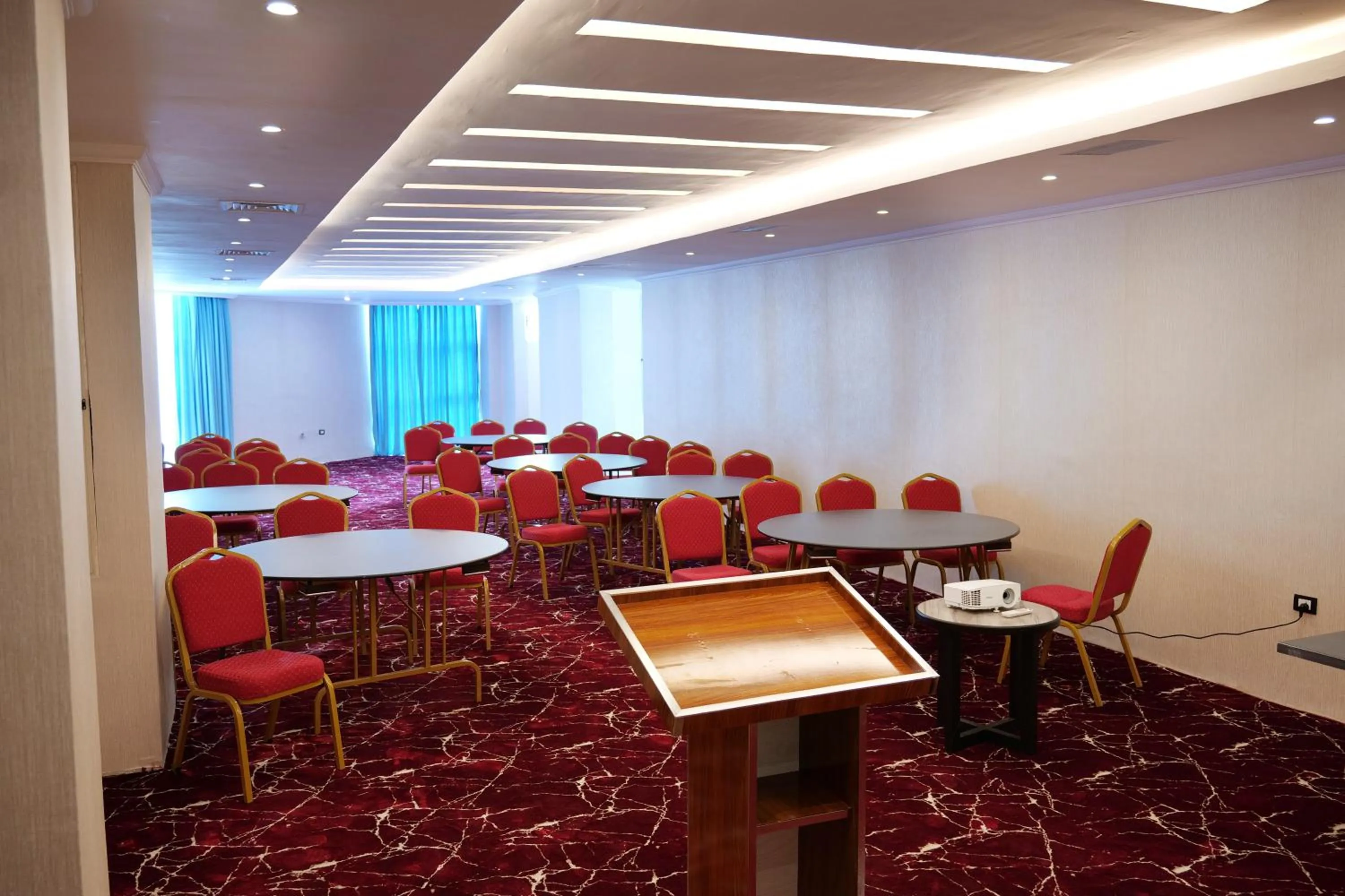 Meeting/conference room in Crescent International Hotel