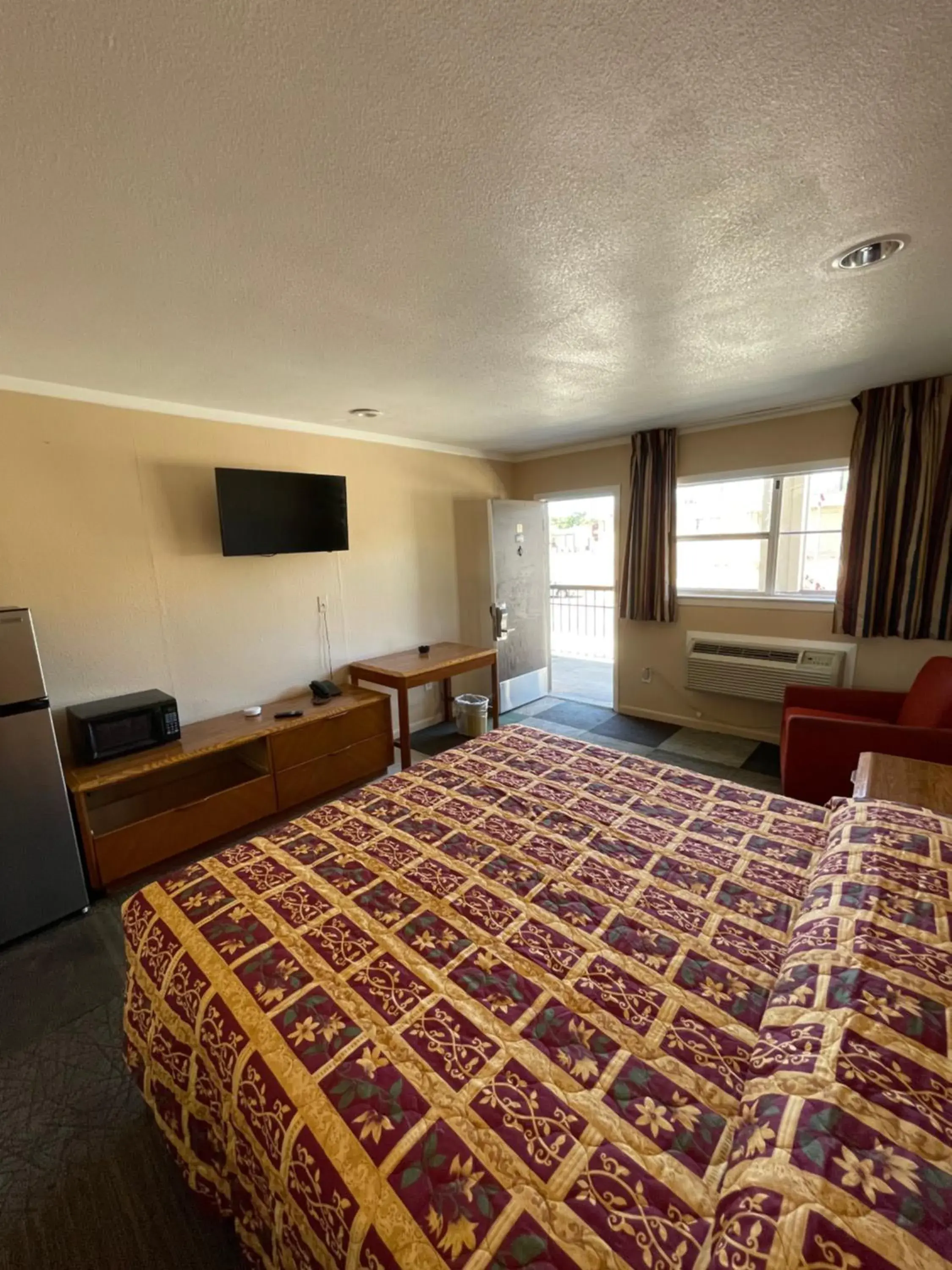 Single Room with Private Bathroom - single occupancy in Kings Inn Single Room with Private Bathroom - single occupancy in Kings Inn