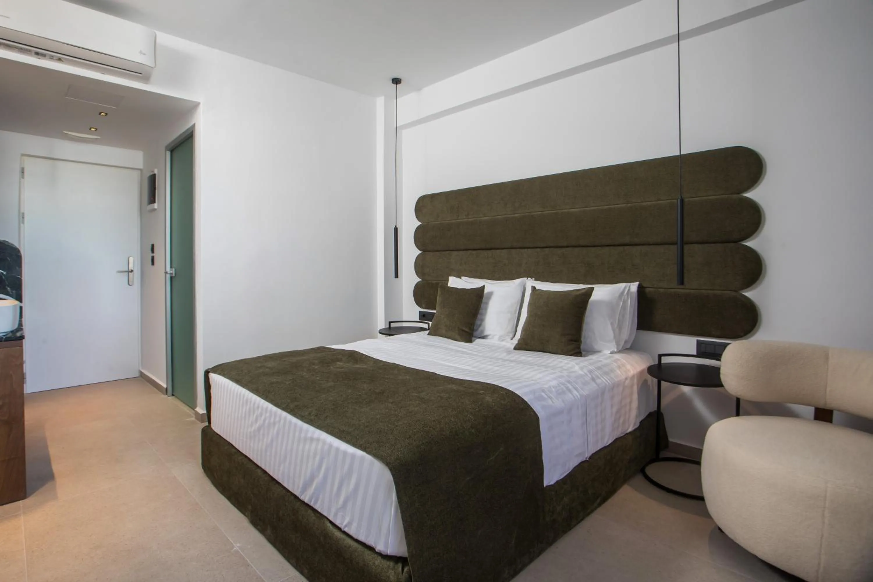 Bed in Ermou 44 City Hotel