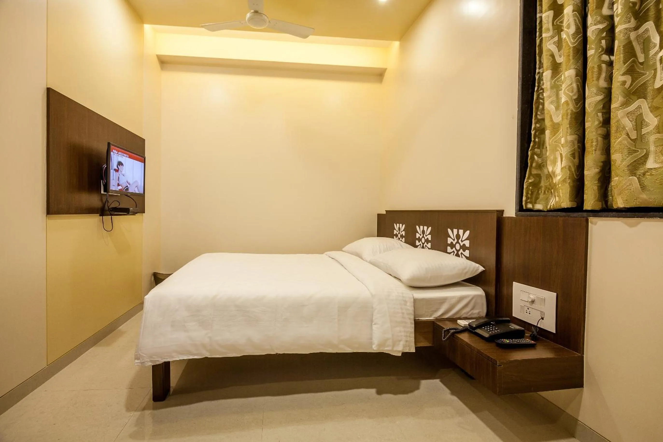 Bed in City Guest House - Dadar