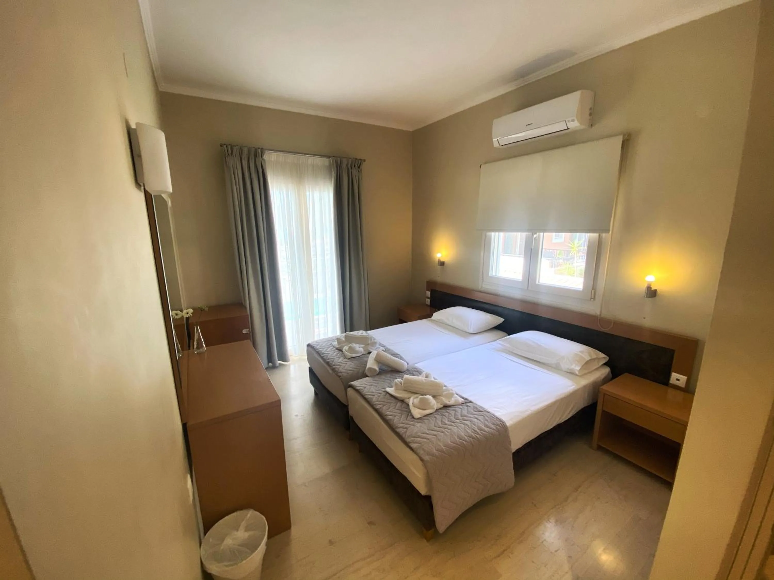 Cosmos Hotel