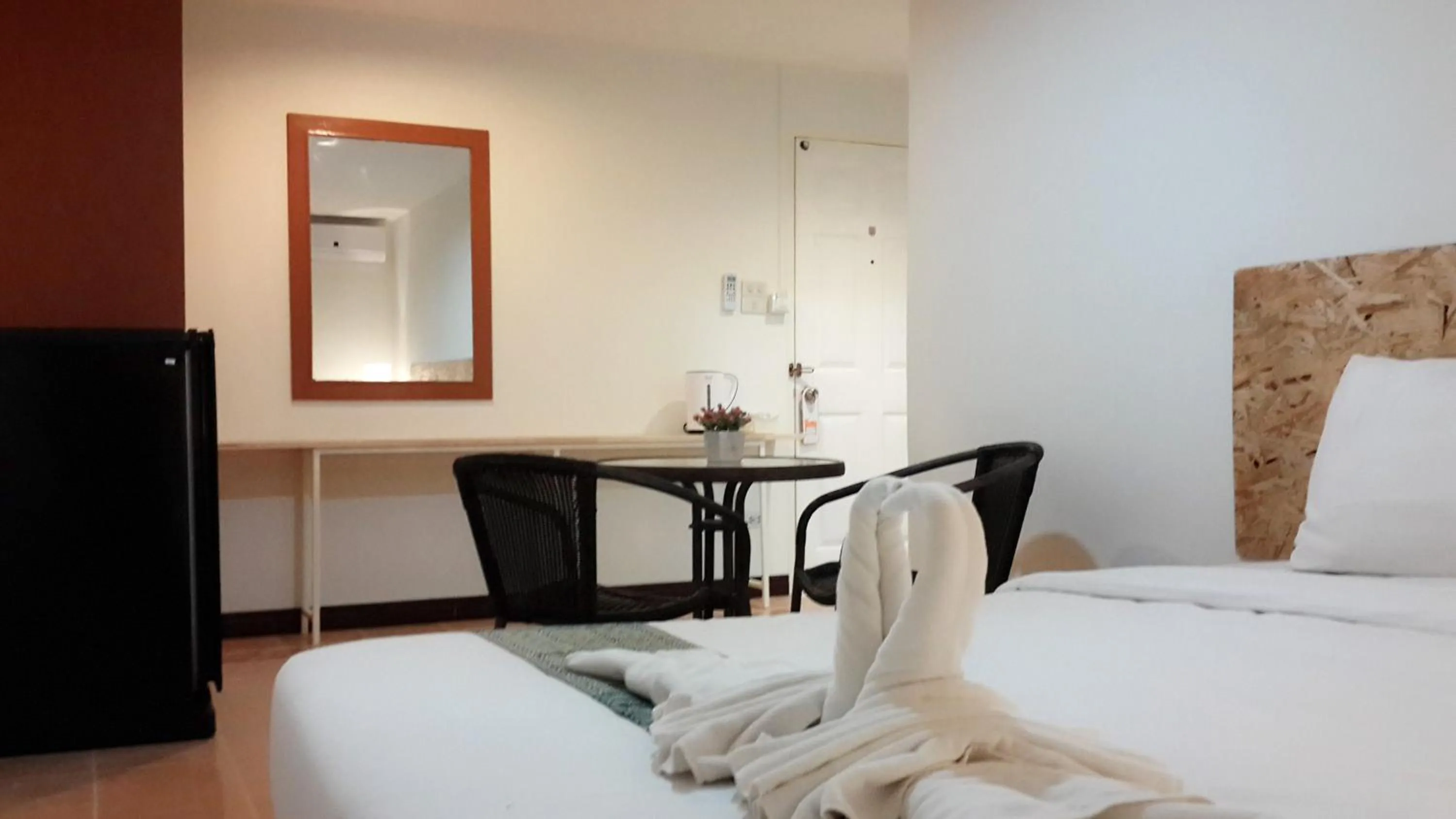 Bedroom, Bed in Rinradee Place