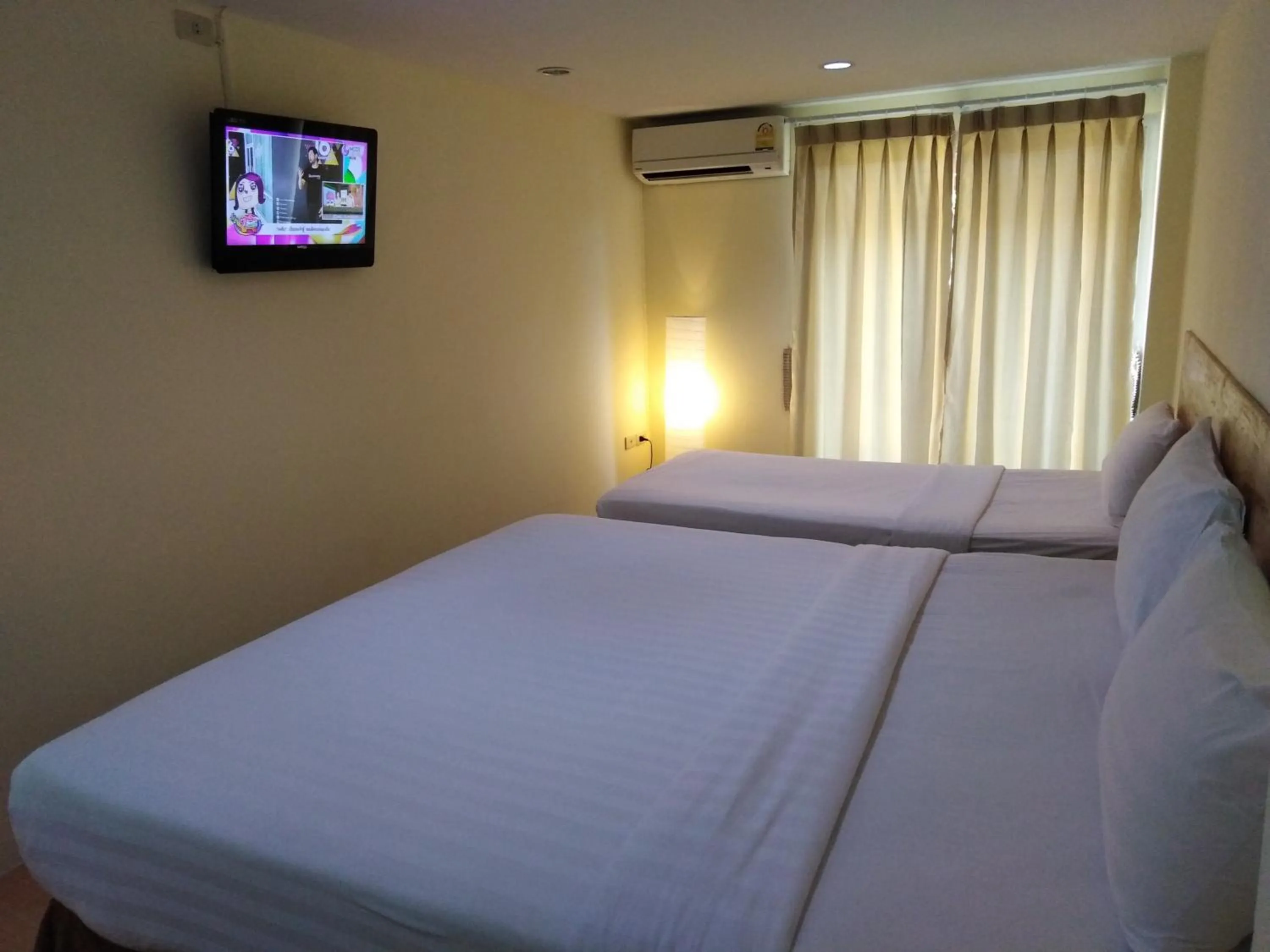 Bedroom, Bed in Rinradee Place