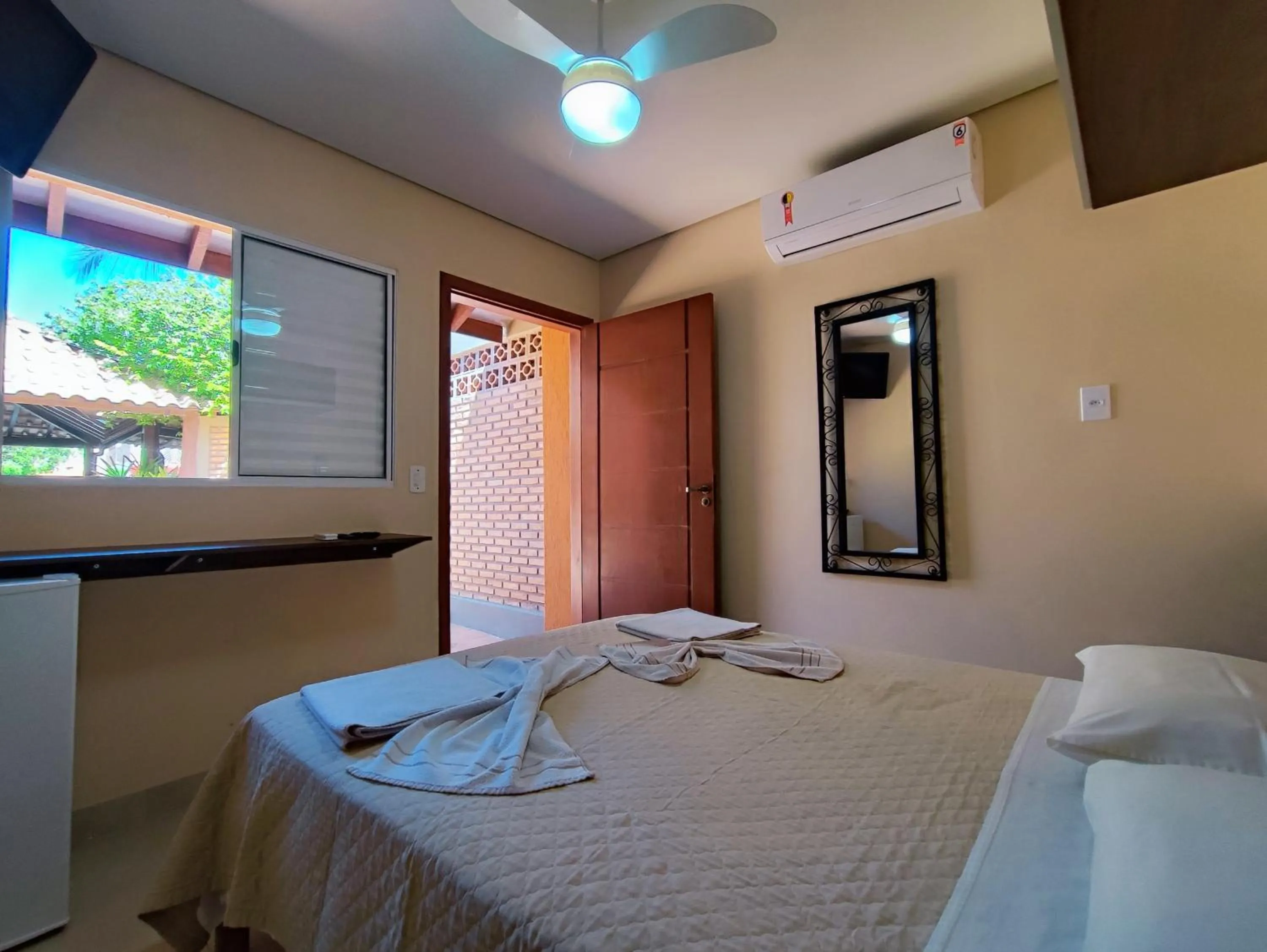 Property building, Bed in Pousada Rancho Jarinu