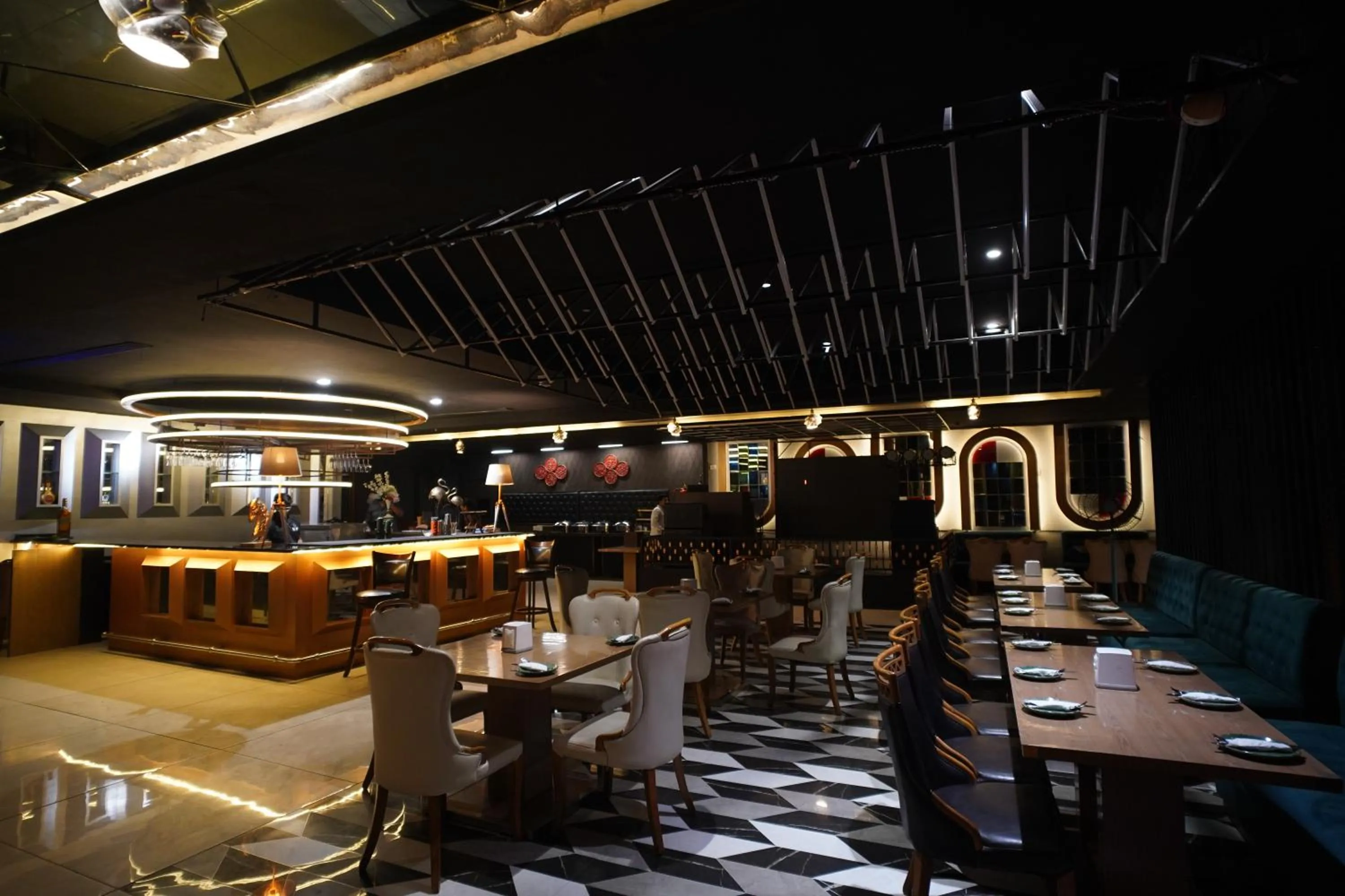 Restaurant/places to eat in Hotel Royal Imperio