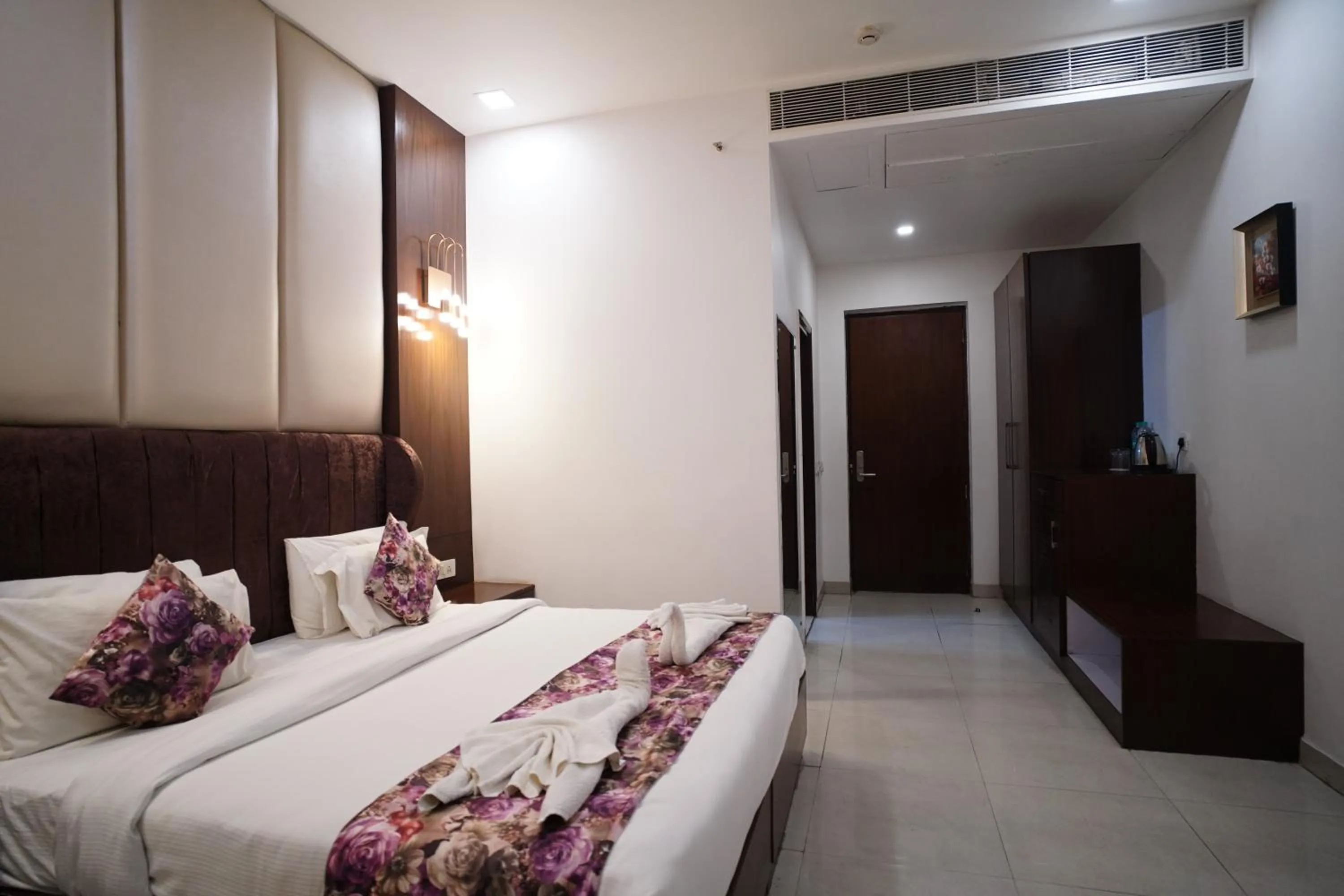 Bedroom, Bed in Hotel Royal Imperio