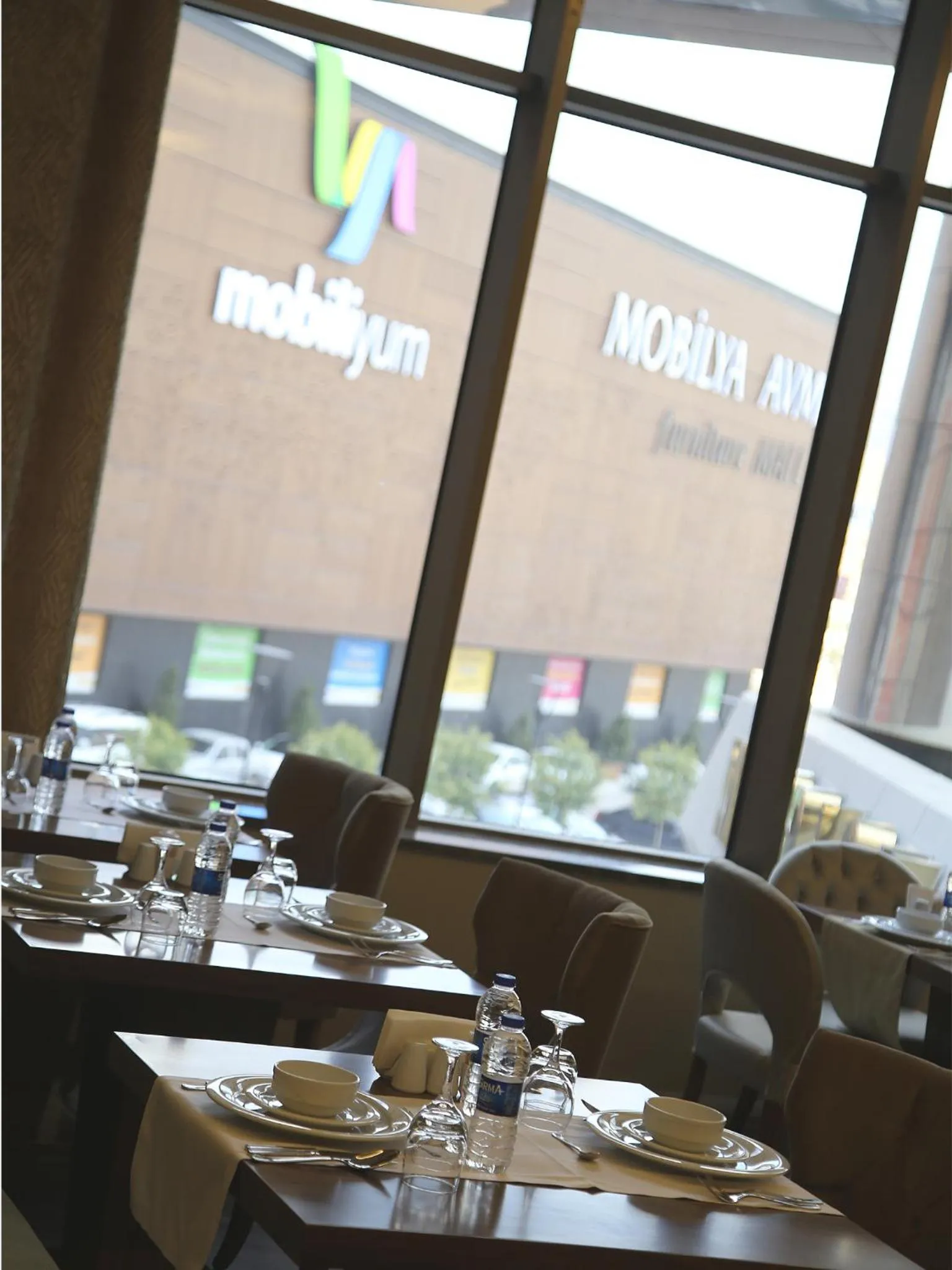 Restaurant/places to eat in Morrian Hotel