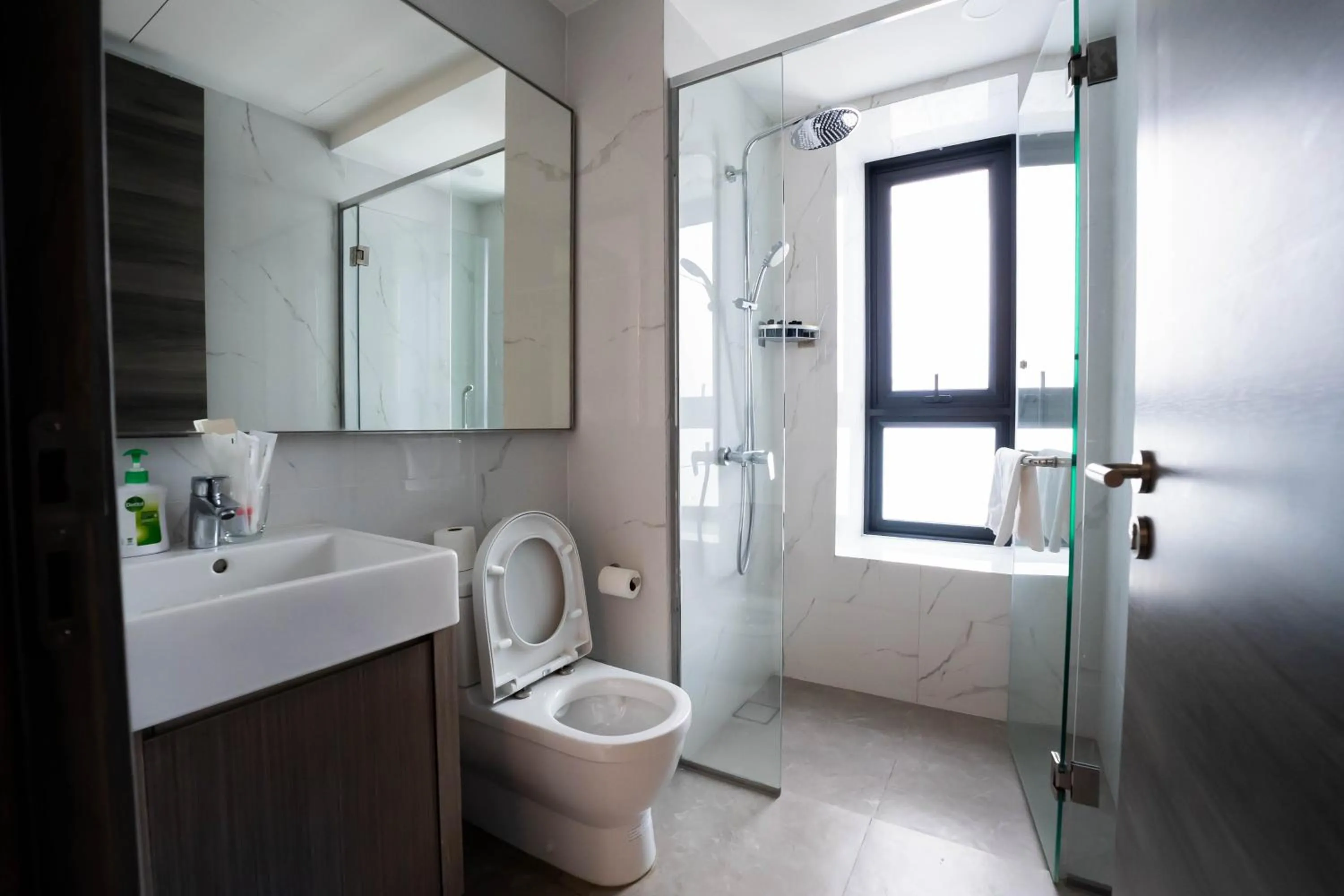 Shower in Agile BB-TRX by ASTRA